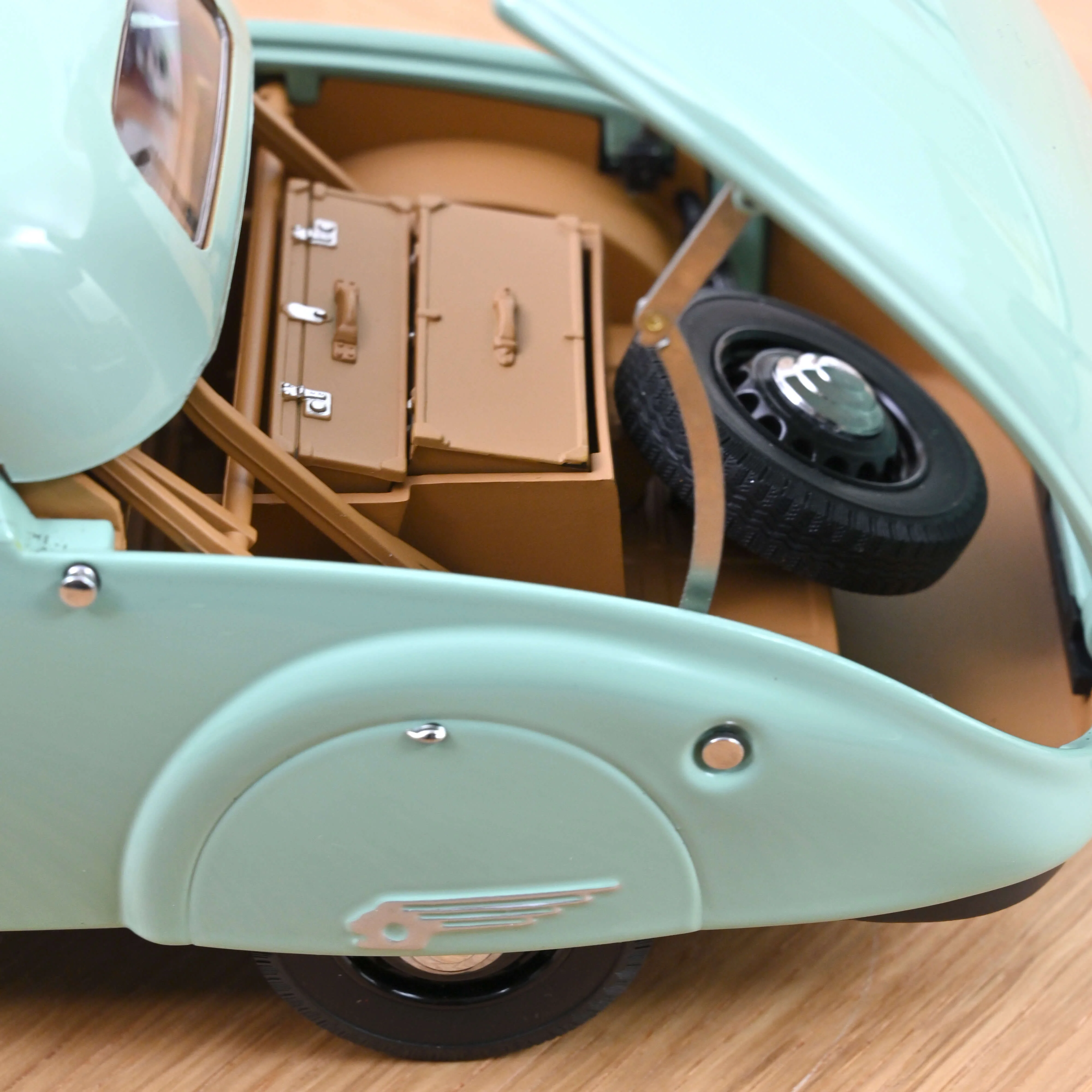 Peugeot 402 Eclipse 1937 Vert 1/18  - 200 pcs