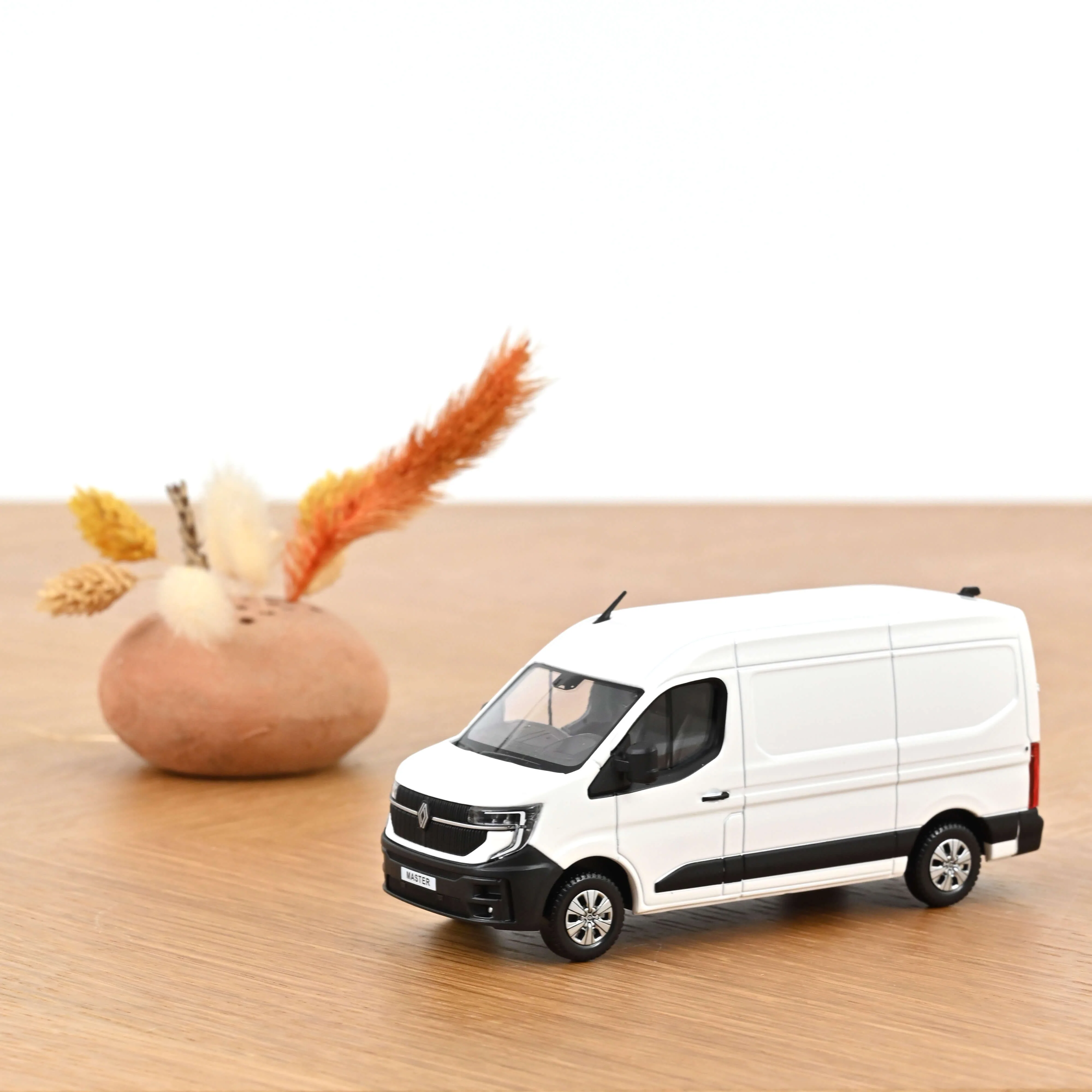 Renault Master 2024 Glacier Blanc 1/43