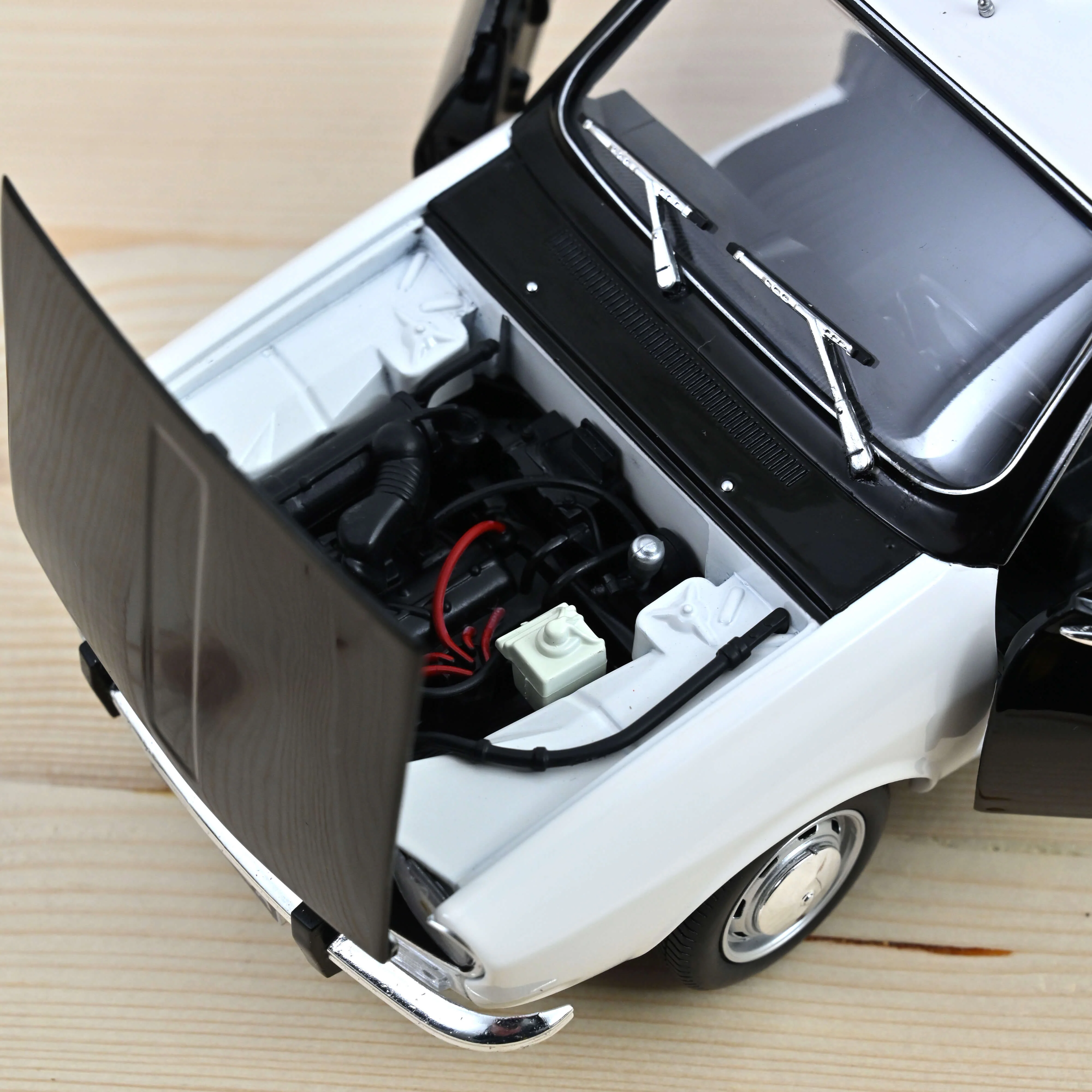 Renault 12 1973 Police 1/18 - 250pcs