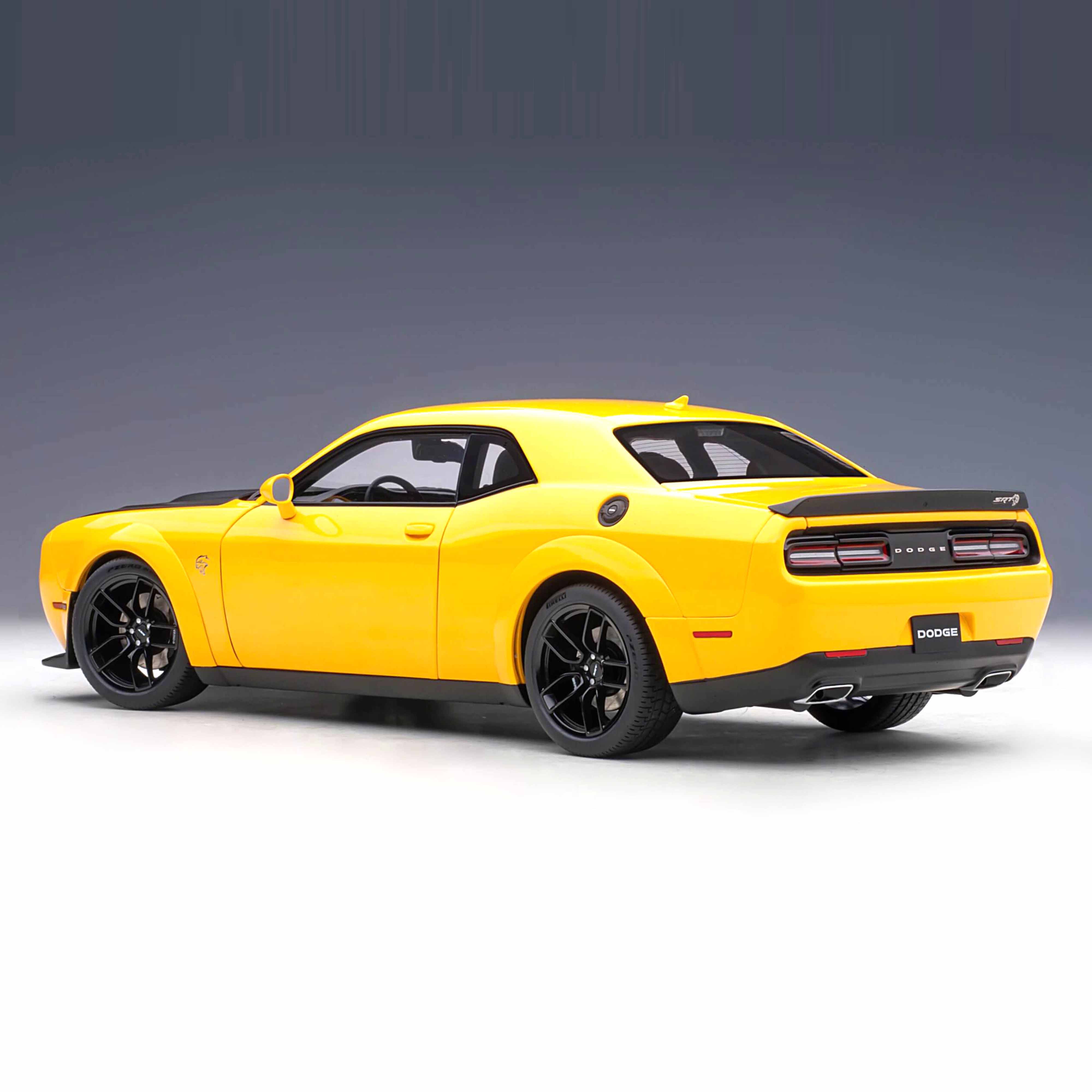 Dodge Challenger SRT - Hellcat widebody 2018 1/18