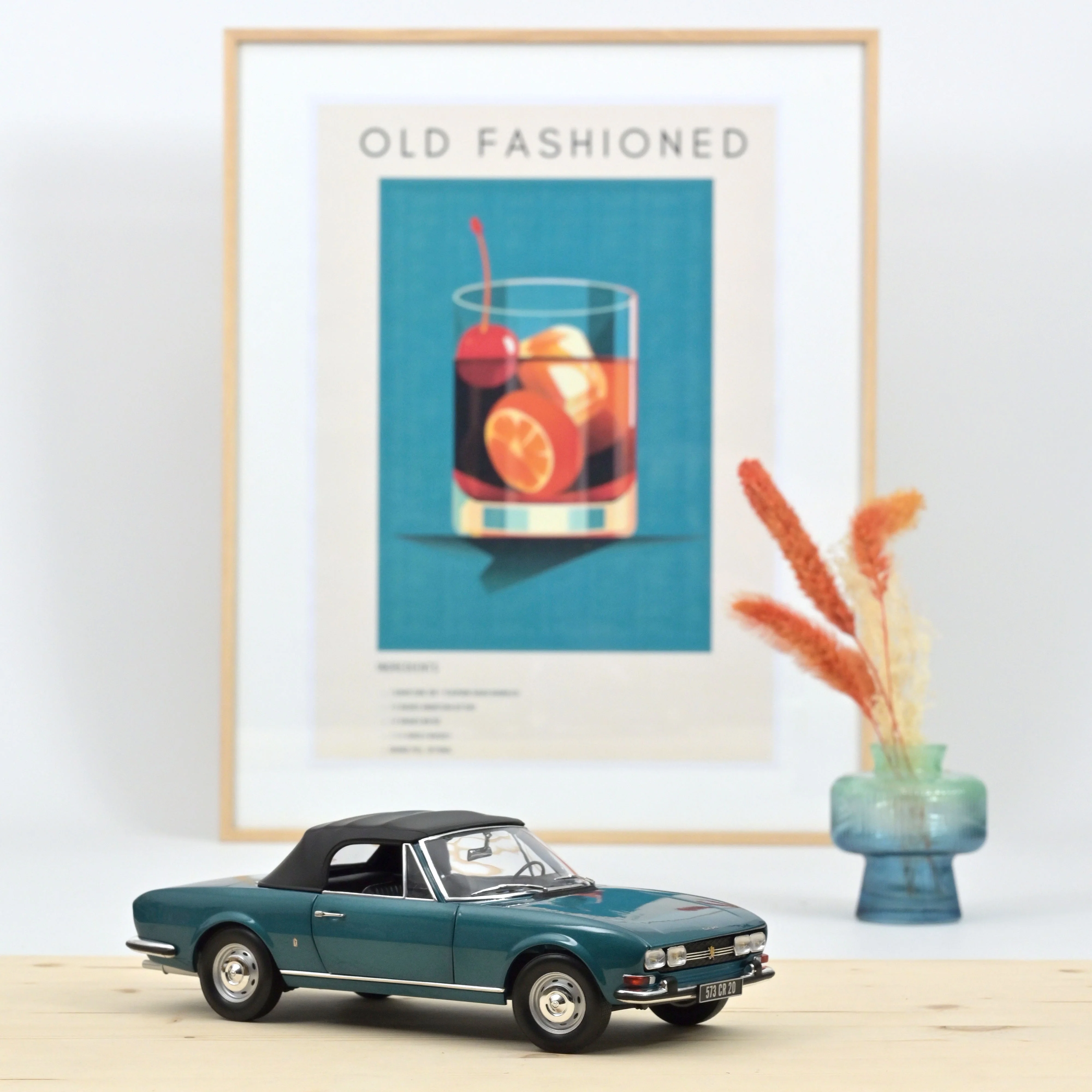 Peugeot 504 Cabriolet 1969 Bleu Métallique 1/18 - 250pcs