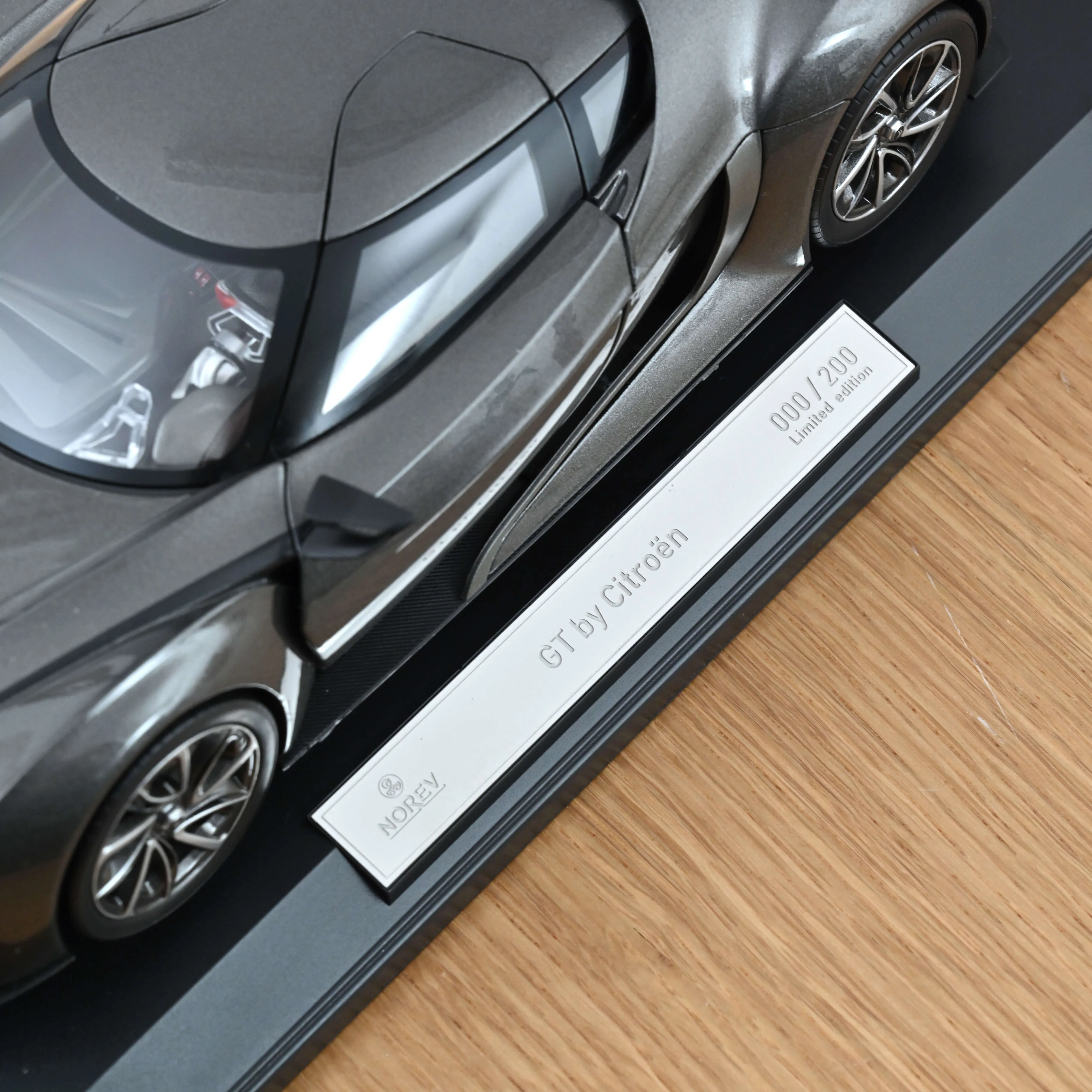 GT by Citroën 2008 Concept Car Gris foncé 1/18 - 200 pcs