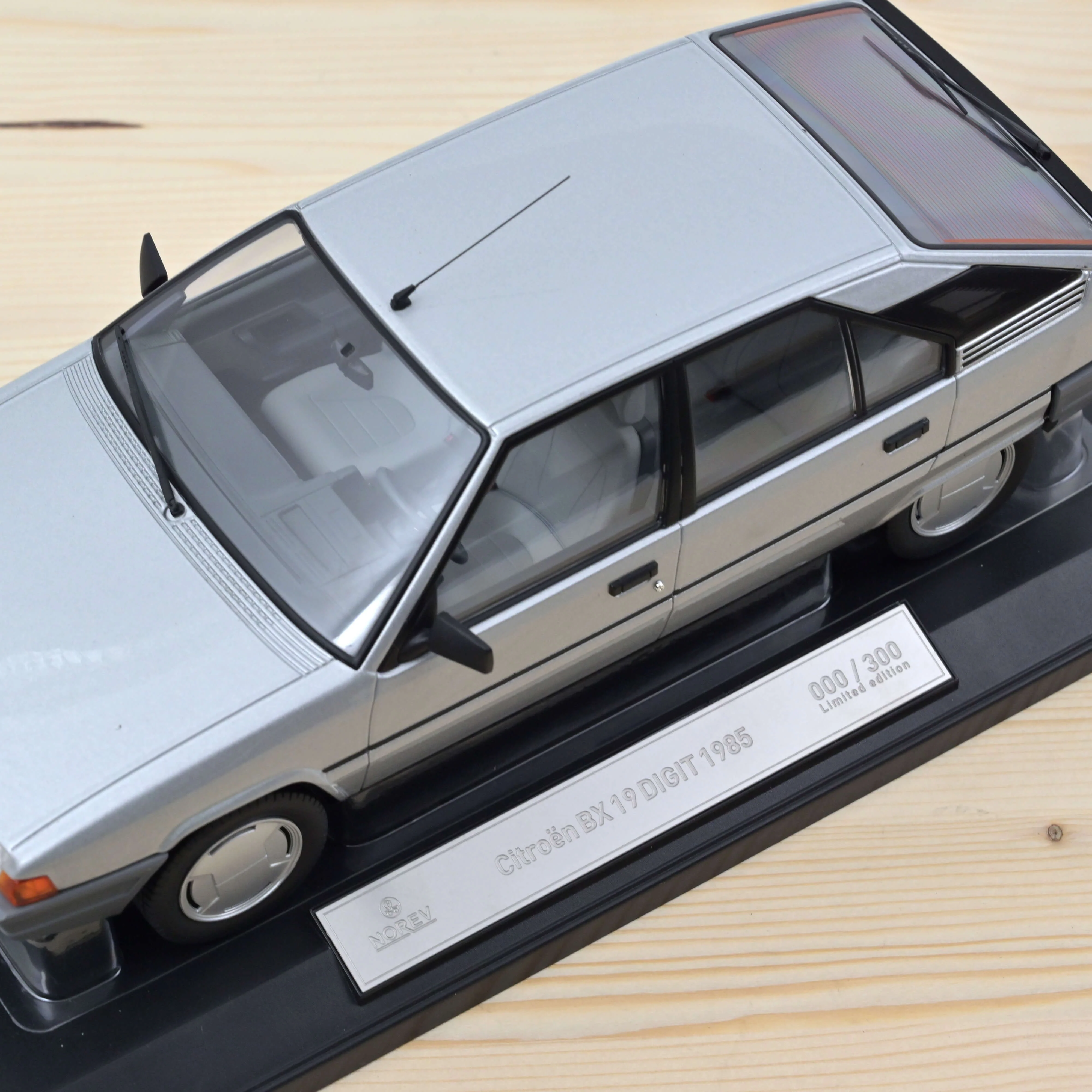 Citroën BX 19 DIGIT 1985 Gris Perle 1/18ème - 300pcs