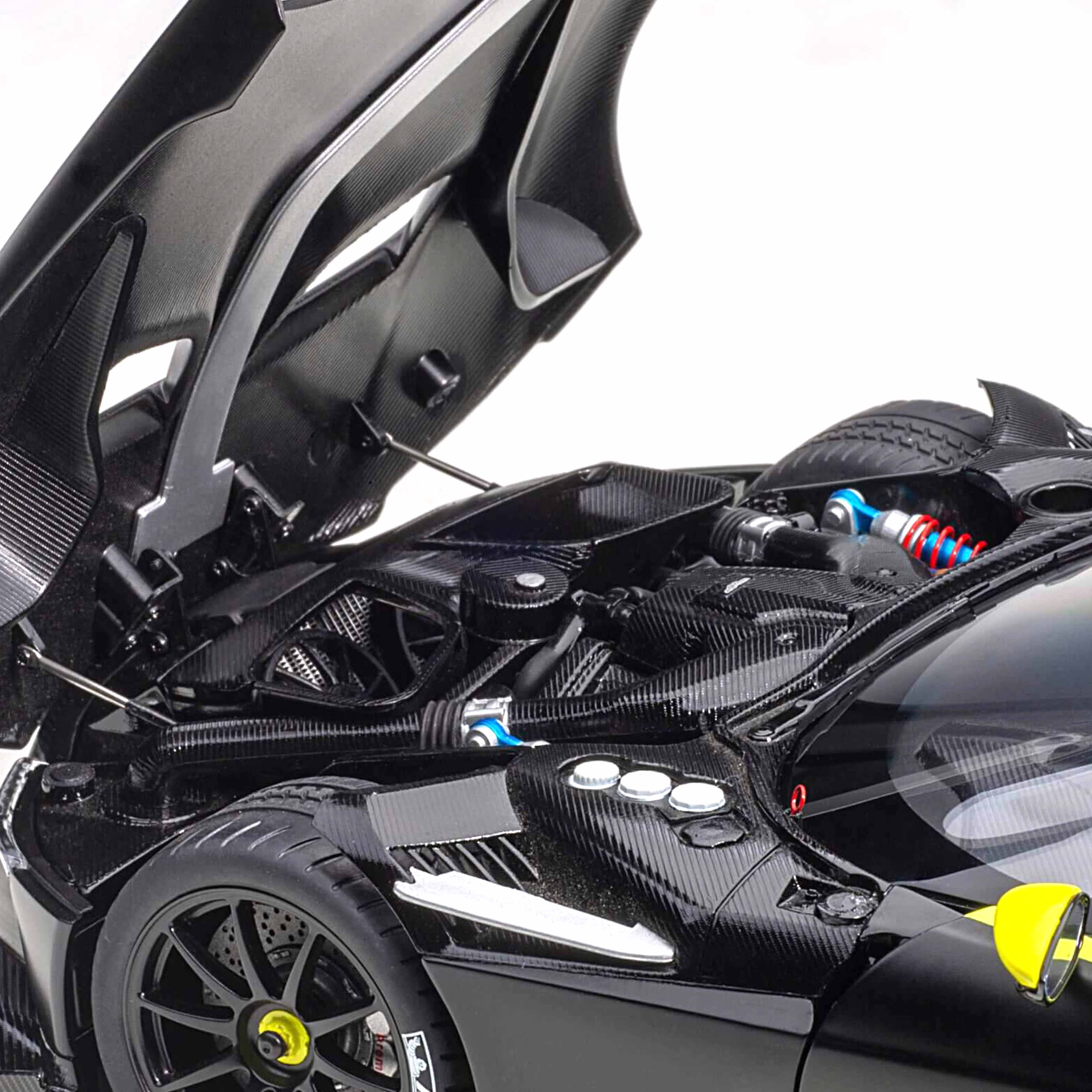 Aston Martin Vulcan Noir Mat 1/18