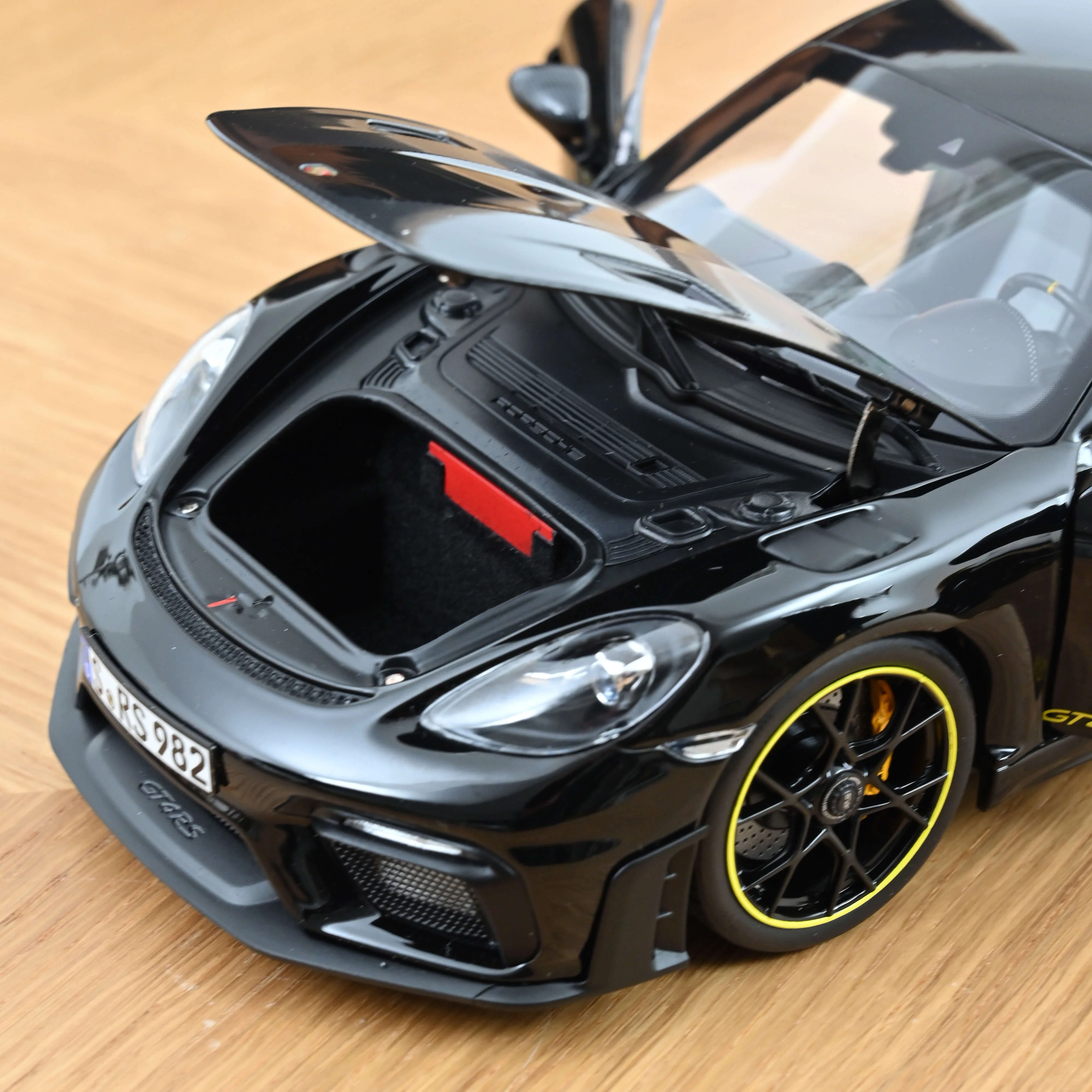 Porsche Cayman GT4 RS Pack Weissach 2023 Noir 1/18 - 300pcs