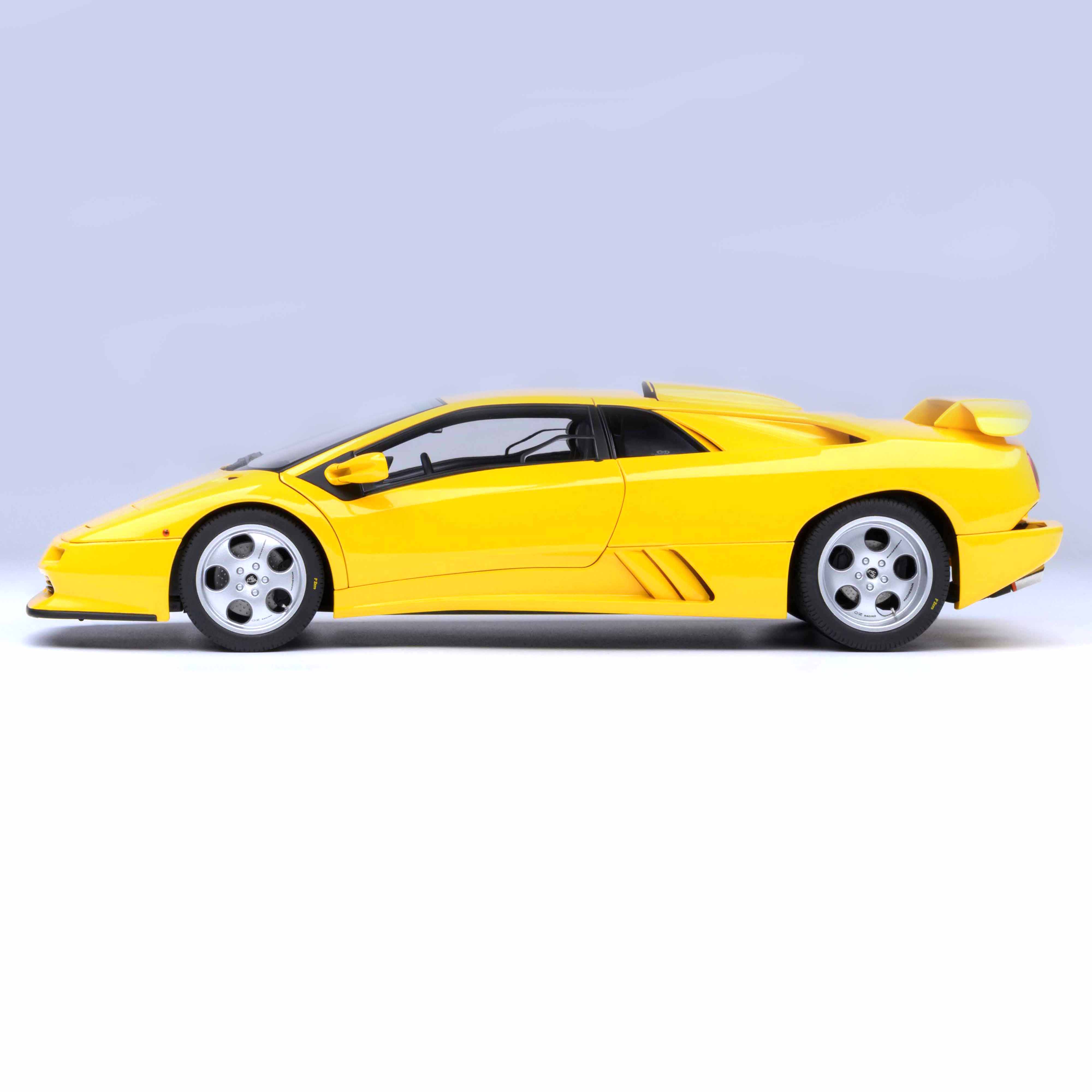 Lamborghini Diablo SE JOTA Superfly Jaune 1995 1/18
