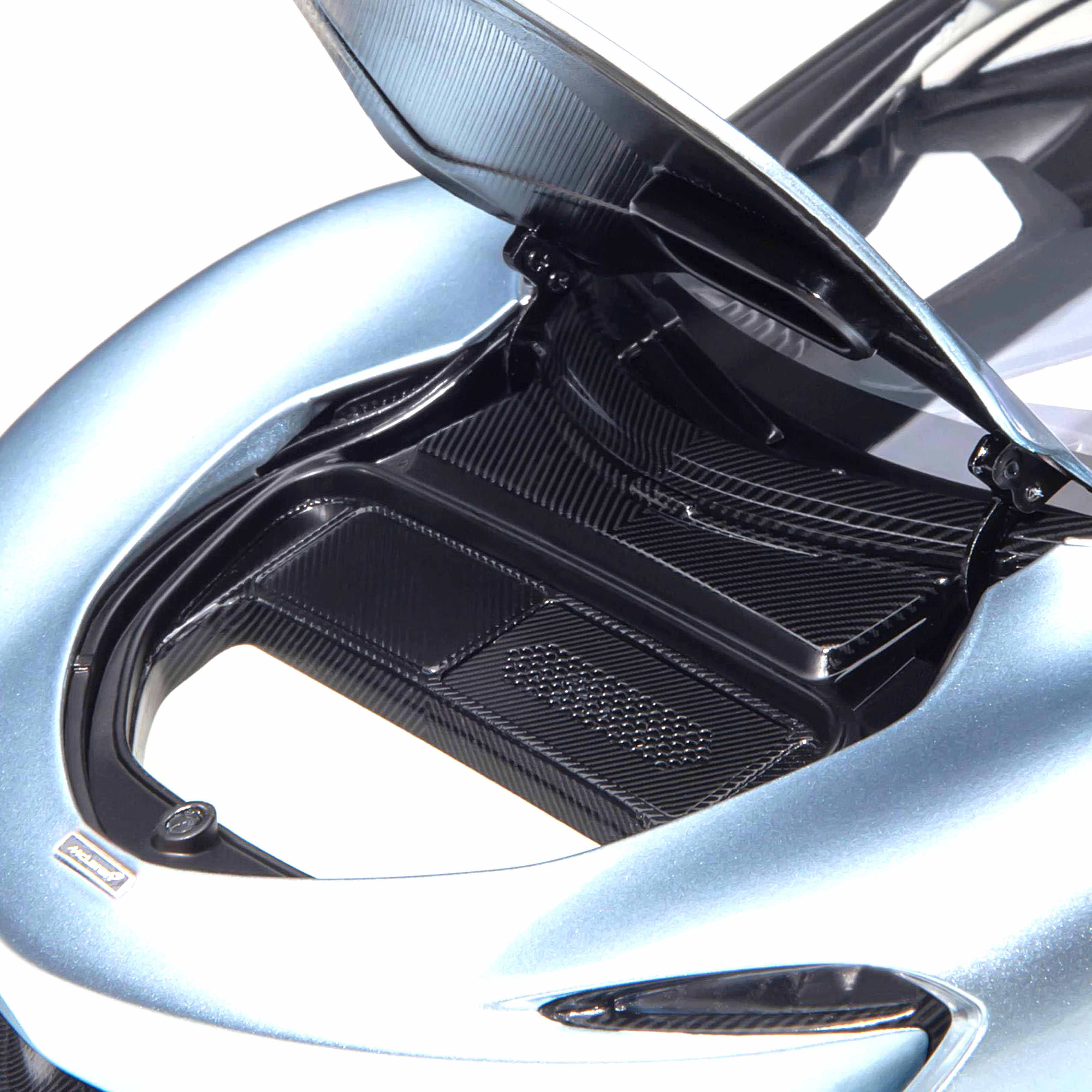 McLaren Speedtail 2020 Bleu Glacé 1/18