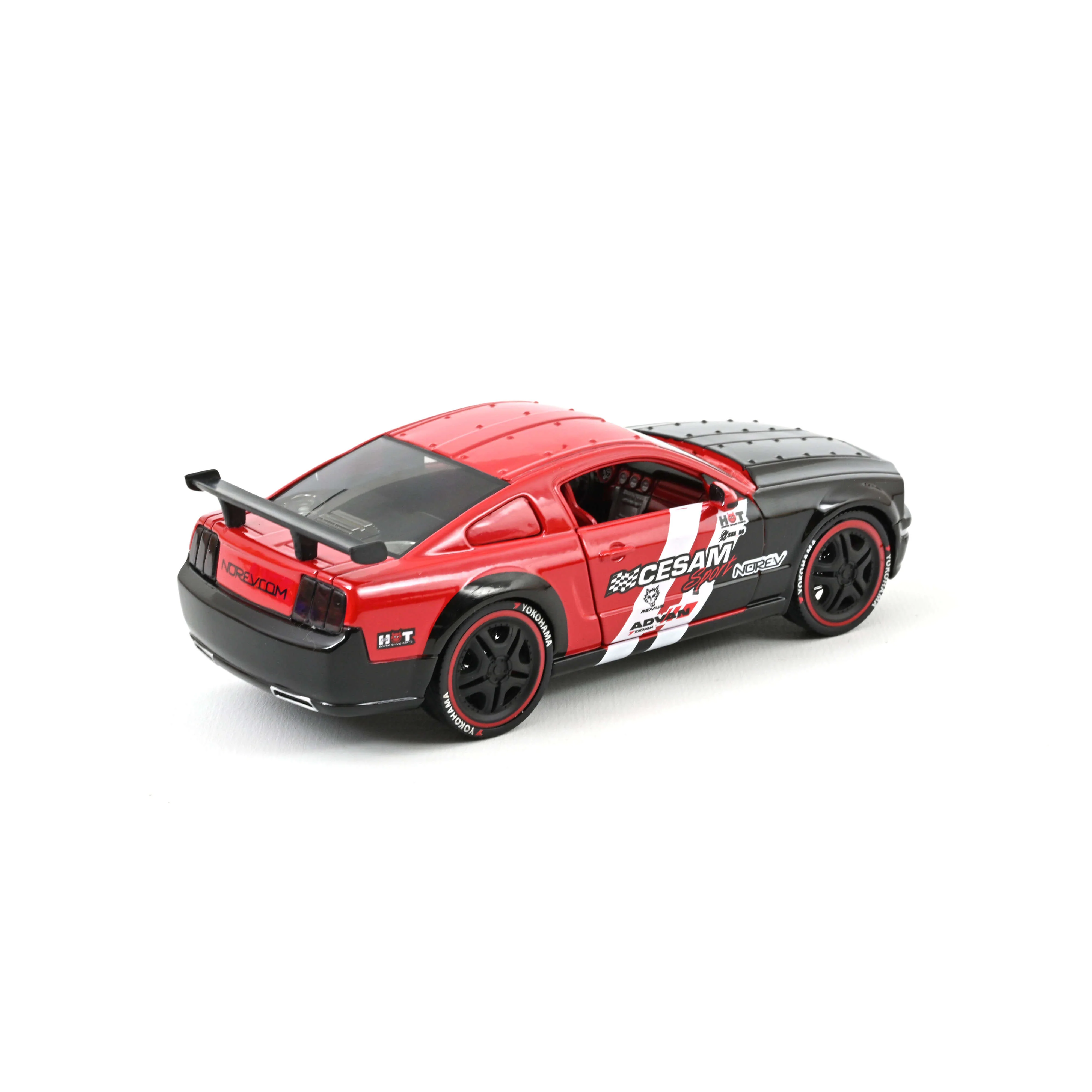 Street Racer coffret 2 voitures + 1 offerte 1/32