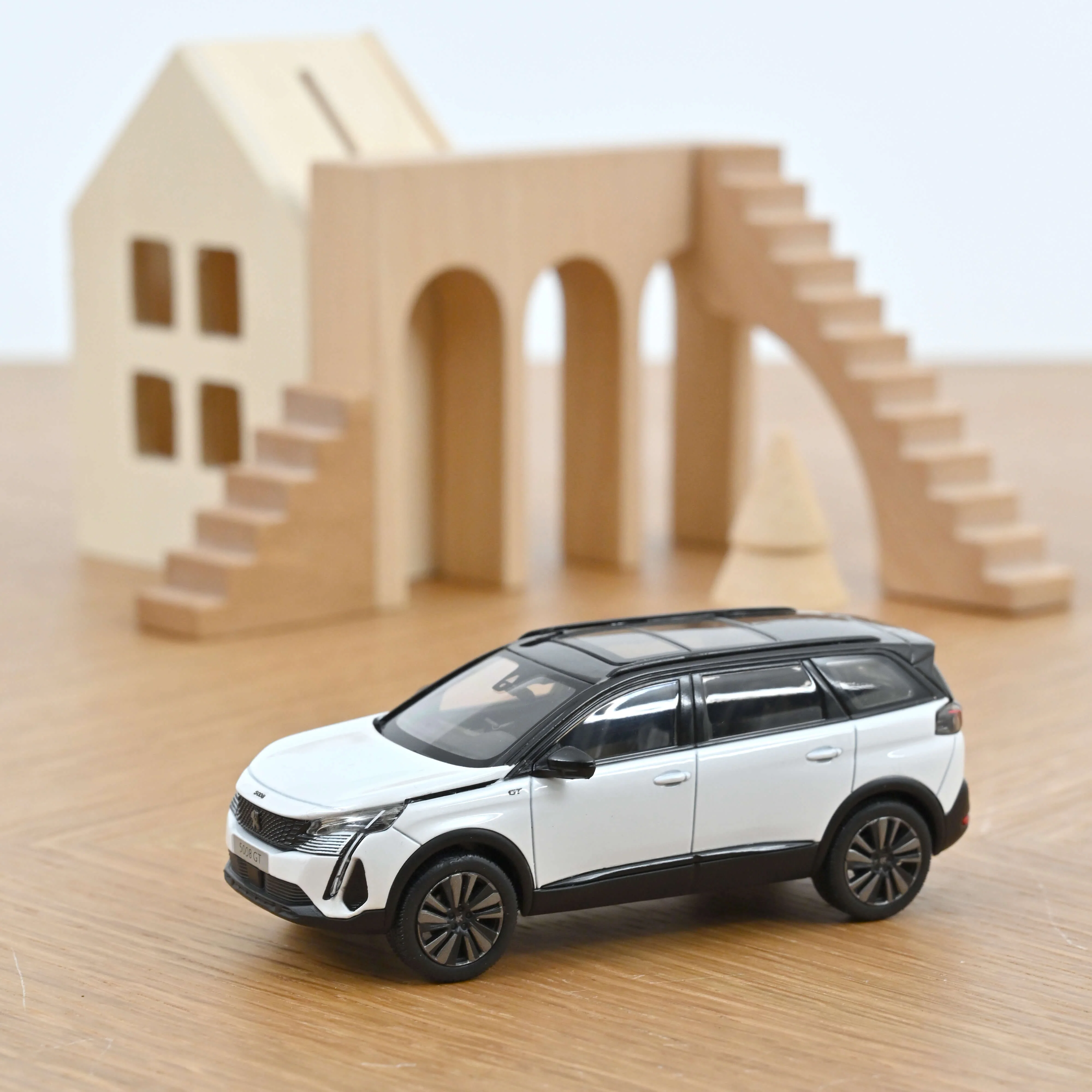 Peugeot 5008 GT Black Pack Blanc Nacré 2020 1/43