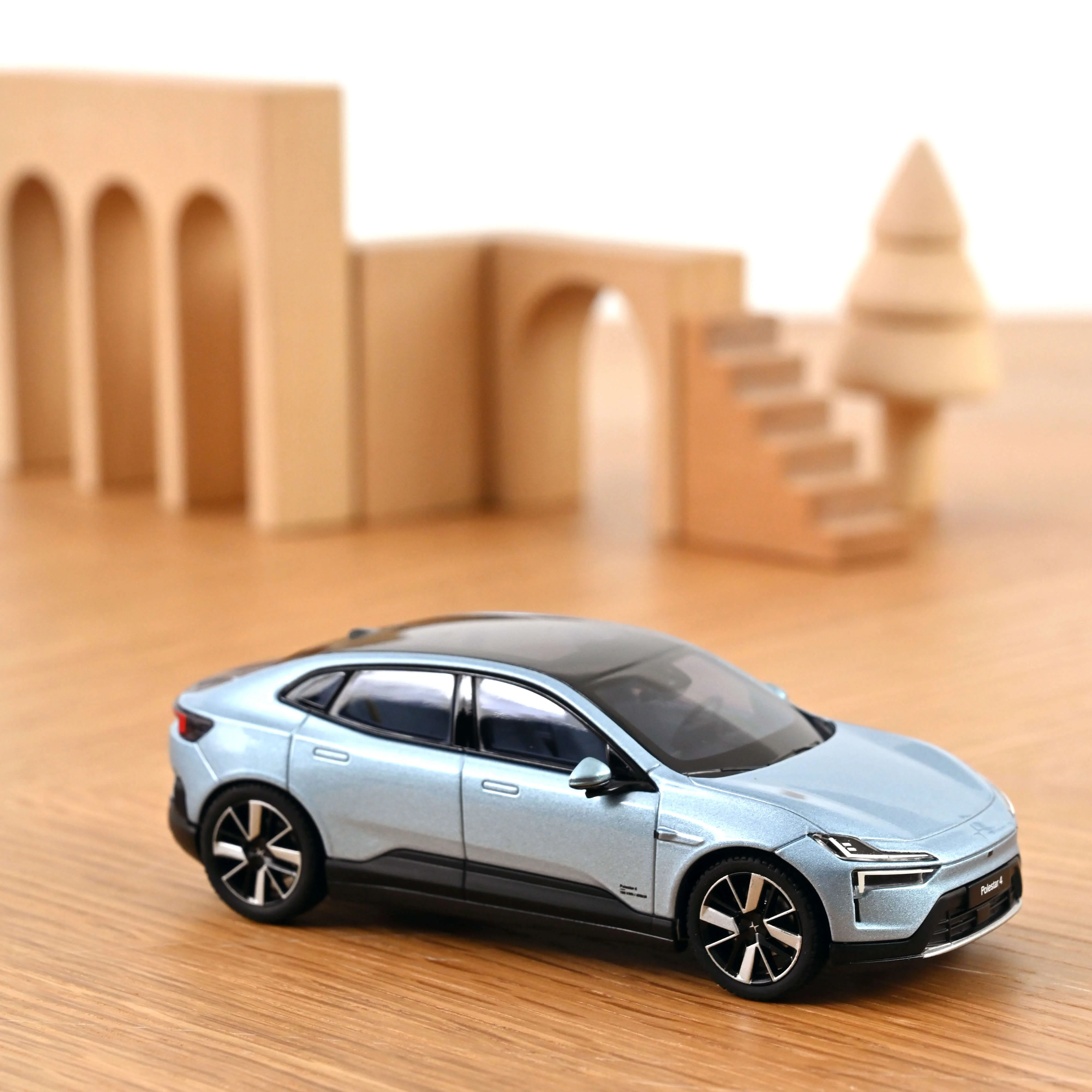 Polestar 4 2024 Electron 1/43