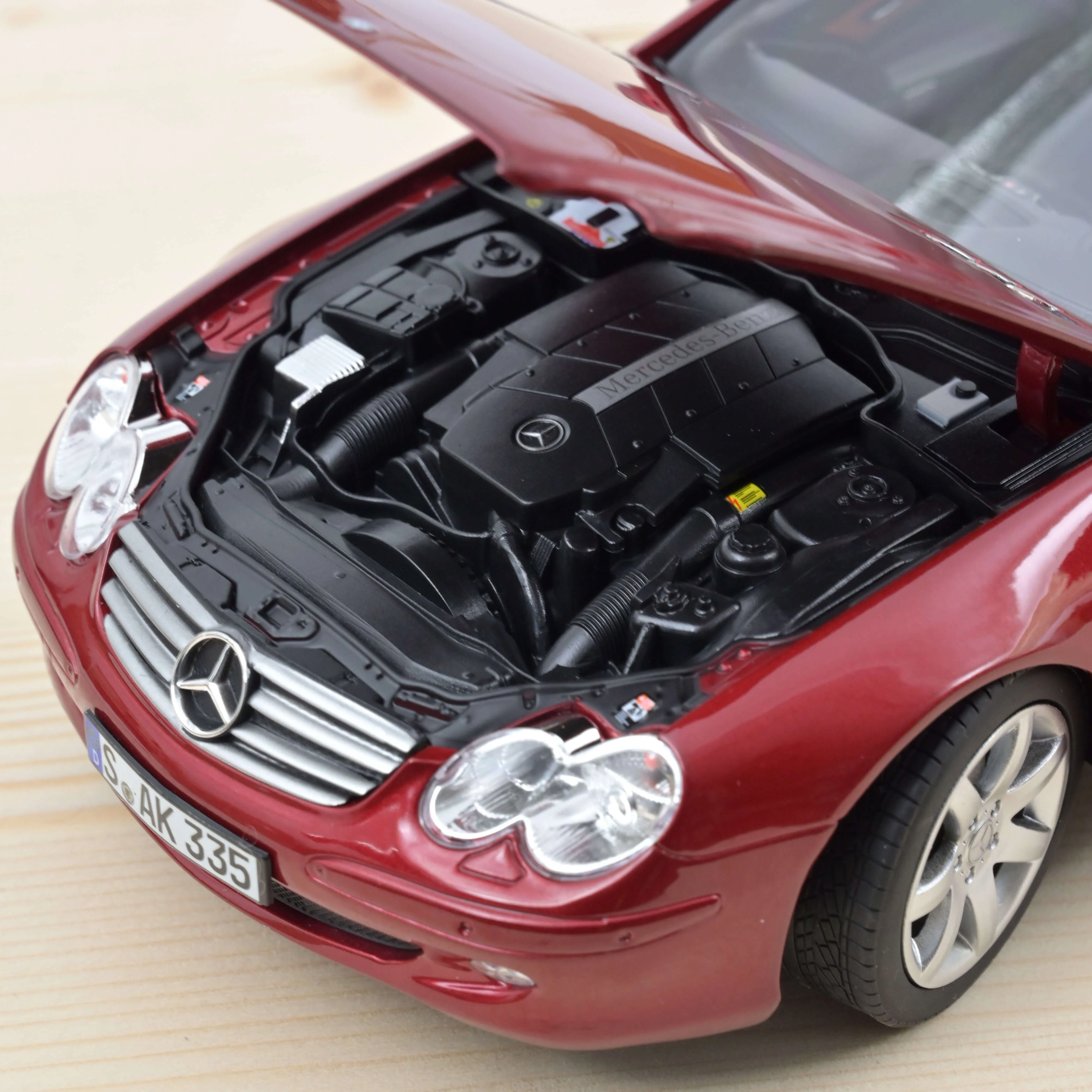 Mercedes-Benz SL 500 2003 Rouge métallisé 1/18 - 300pcs