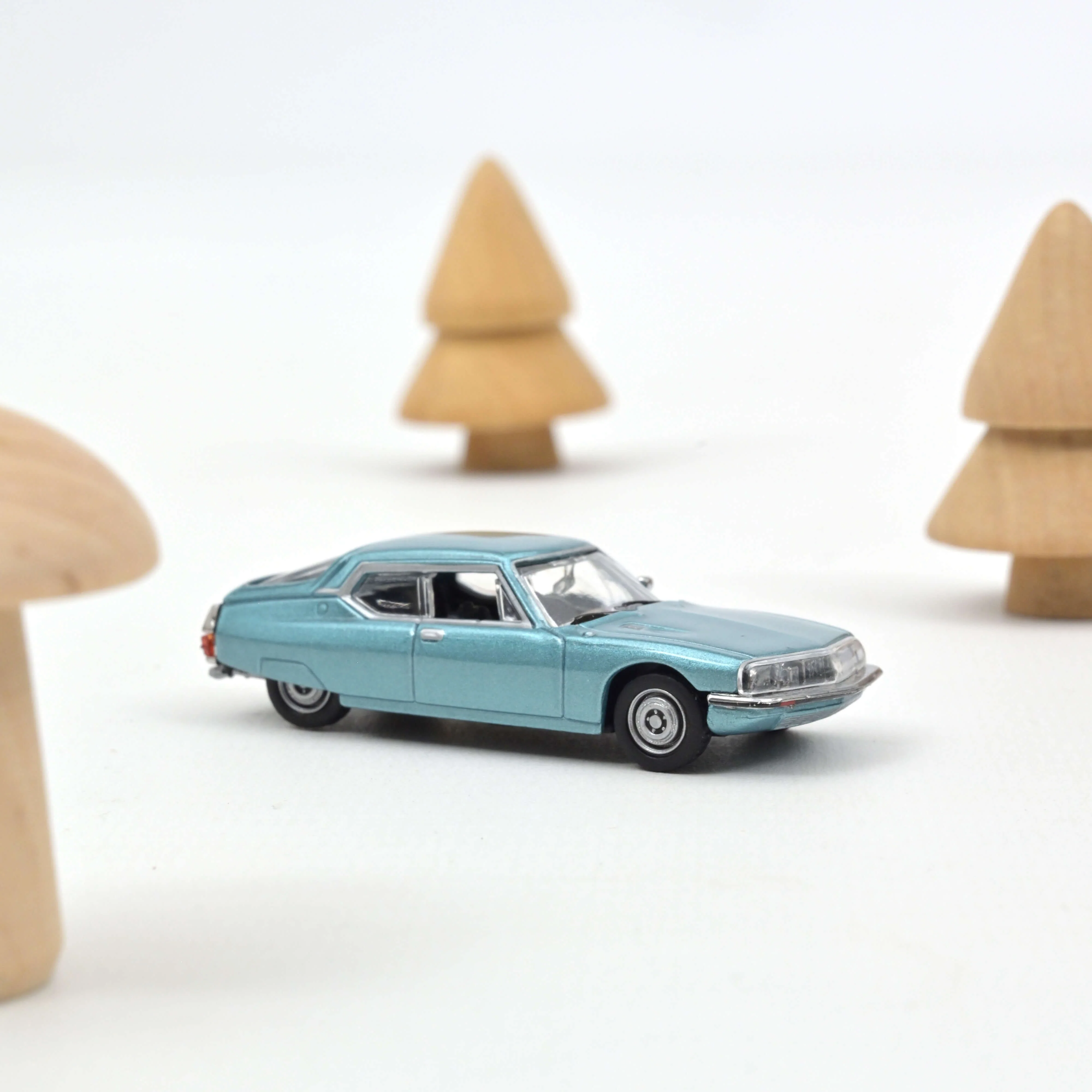 Citroën SM 1972 Bleu métallisé 1/87