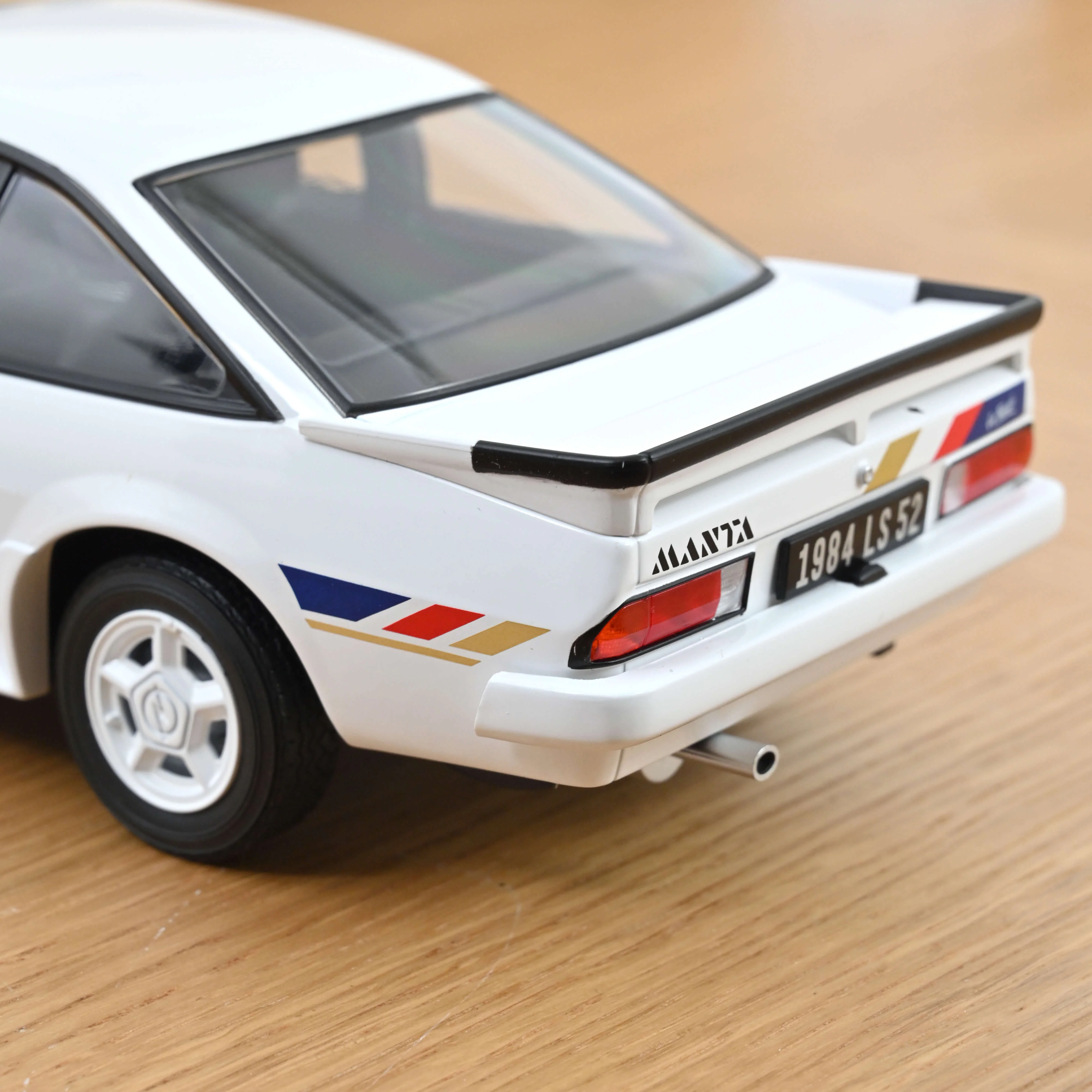 Opel Manta Guy Frequelin 1984 Blanc 1/18