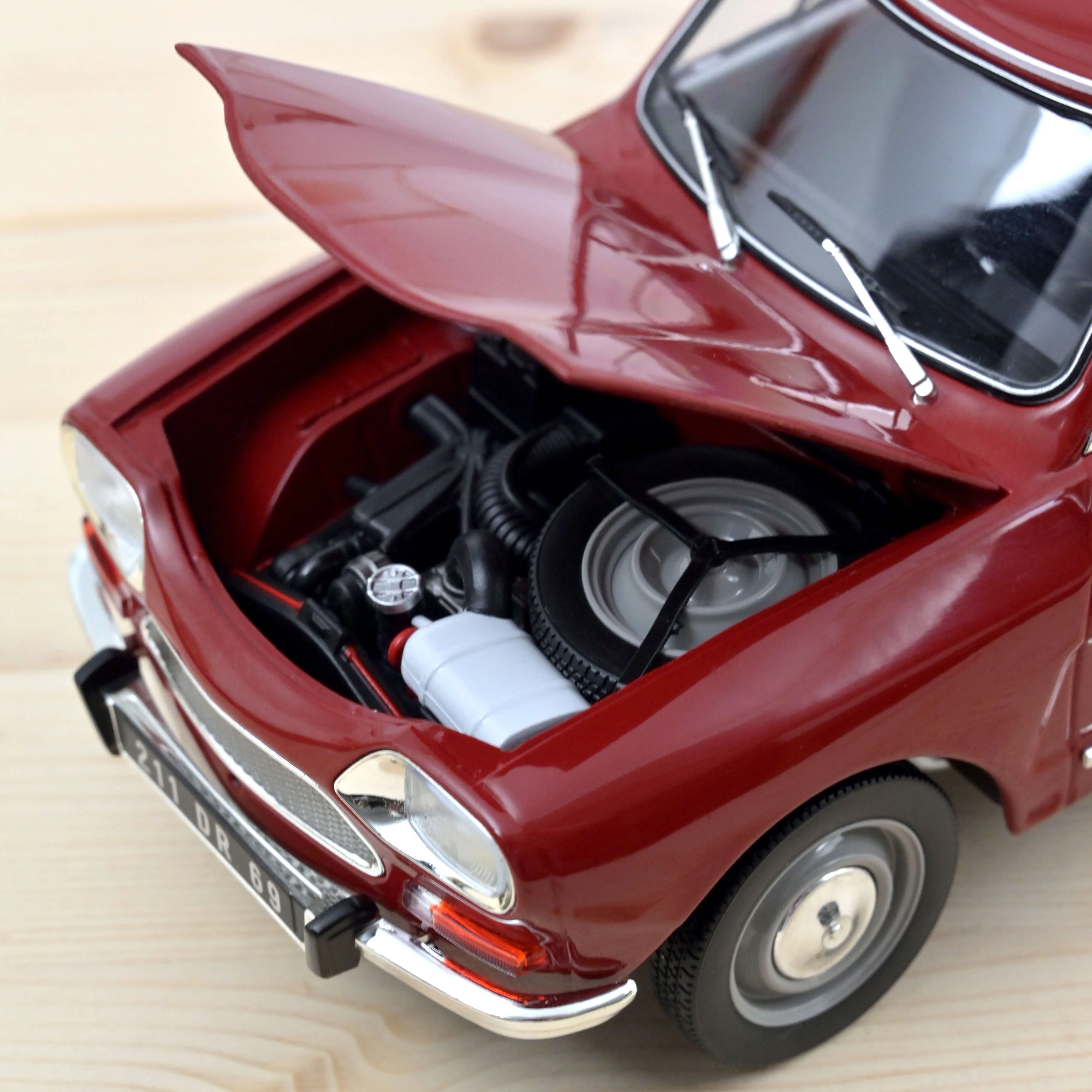 Citroën Ami 8 Club 1969 Massena Rouge 1/18 - 300pcs