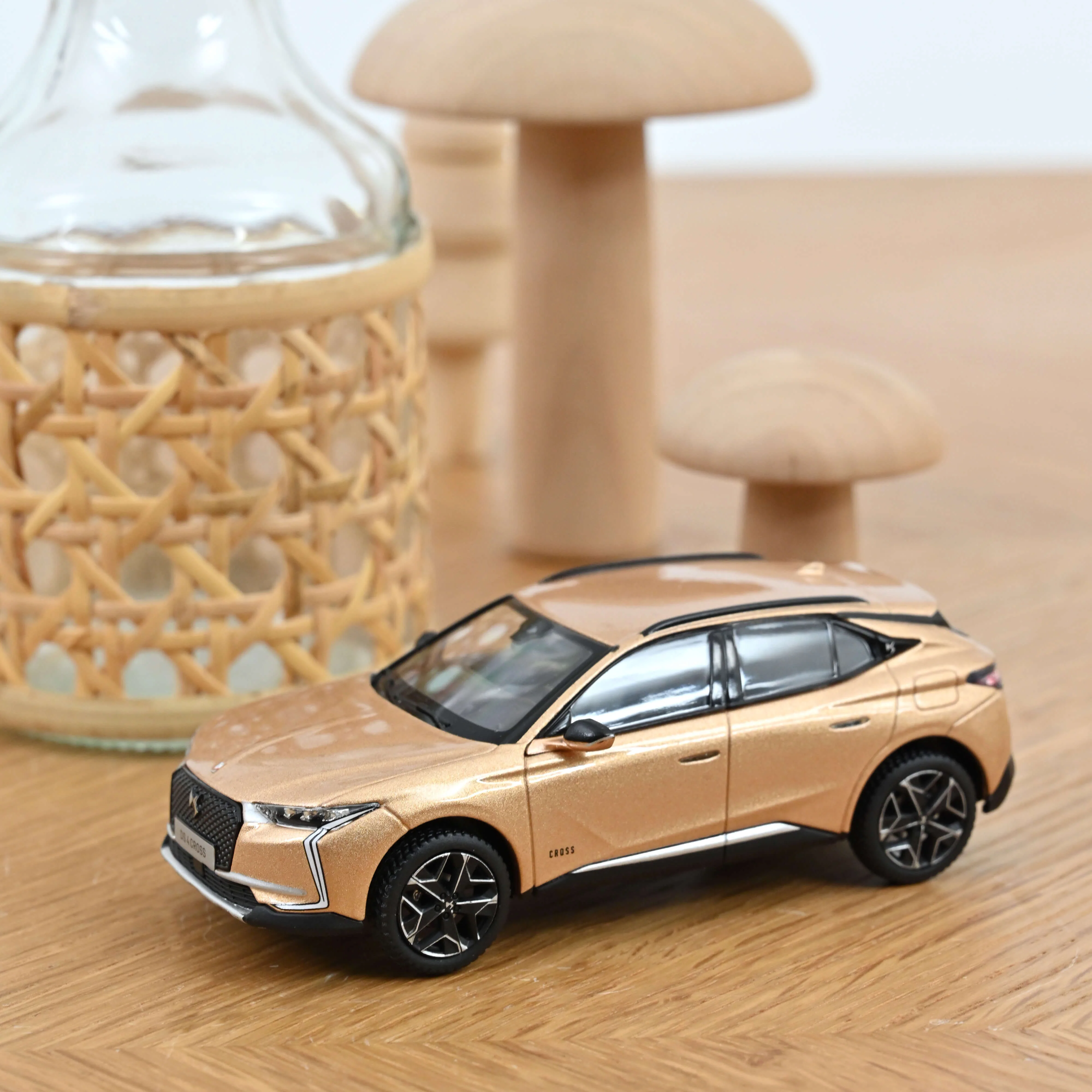 DS 4 Cross Or Cuivré 1/43