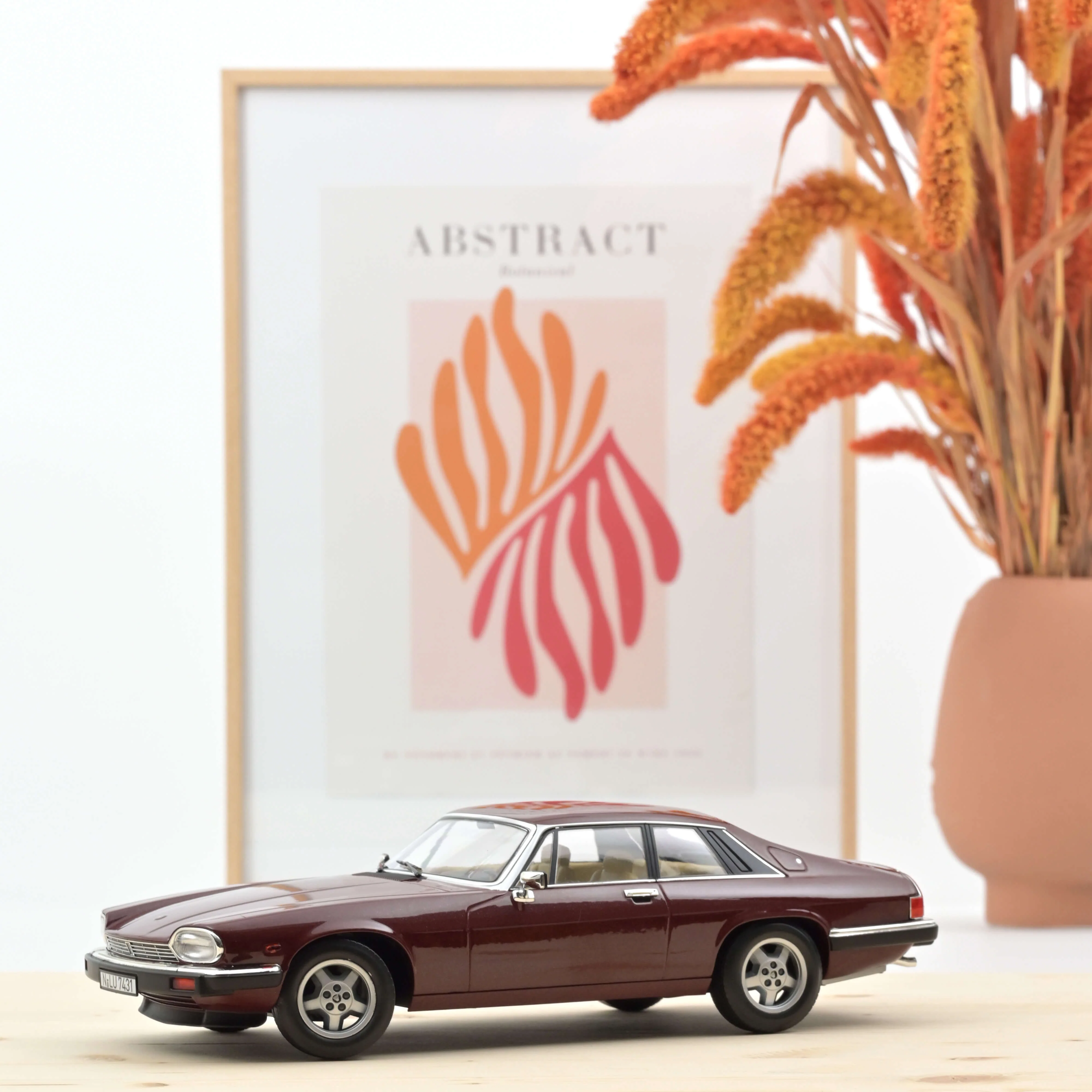 Jaguar XJ-S 5.3 H.E. Coupé 1982 Rouge métallisé 1/18 - 200pcs