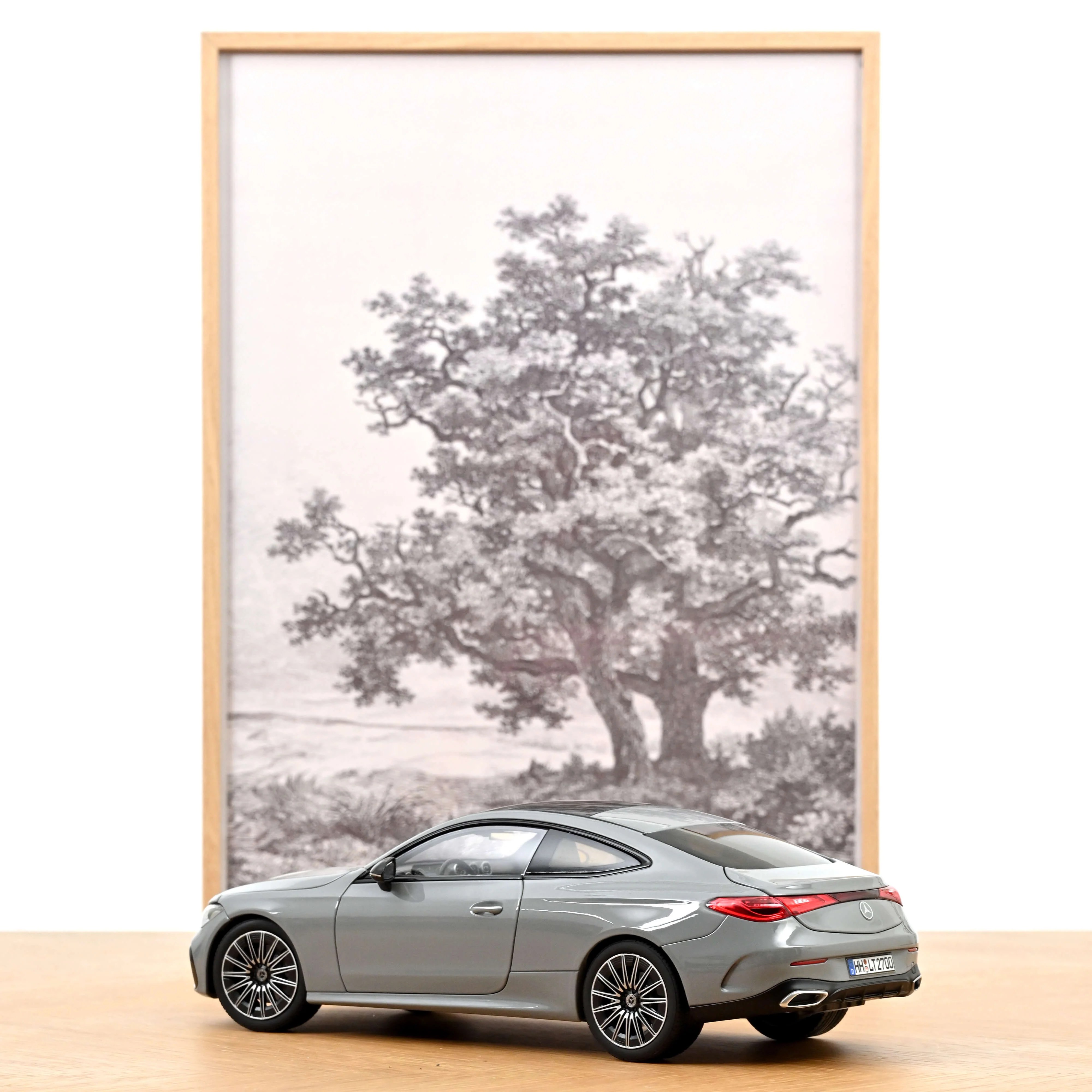 Mercedes-Benz CLE Coupé 2024 Gris Alpine 1/18 - 200pcs