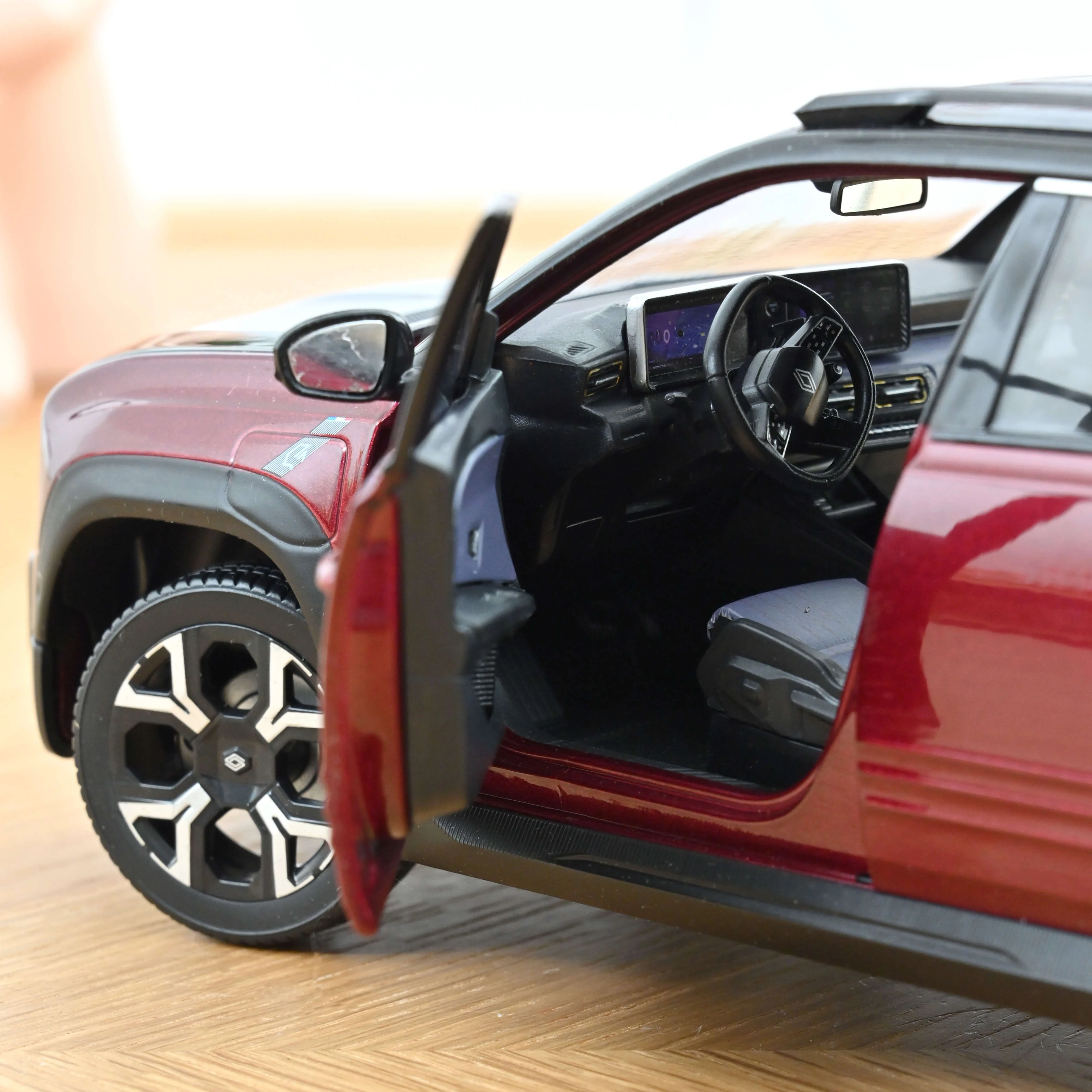 Renault 4 E-Tech Electrique 2025 Rouge Carmin 1/18 - 300pcs