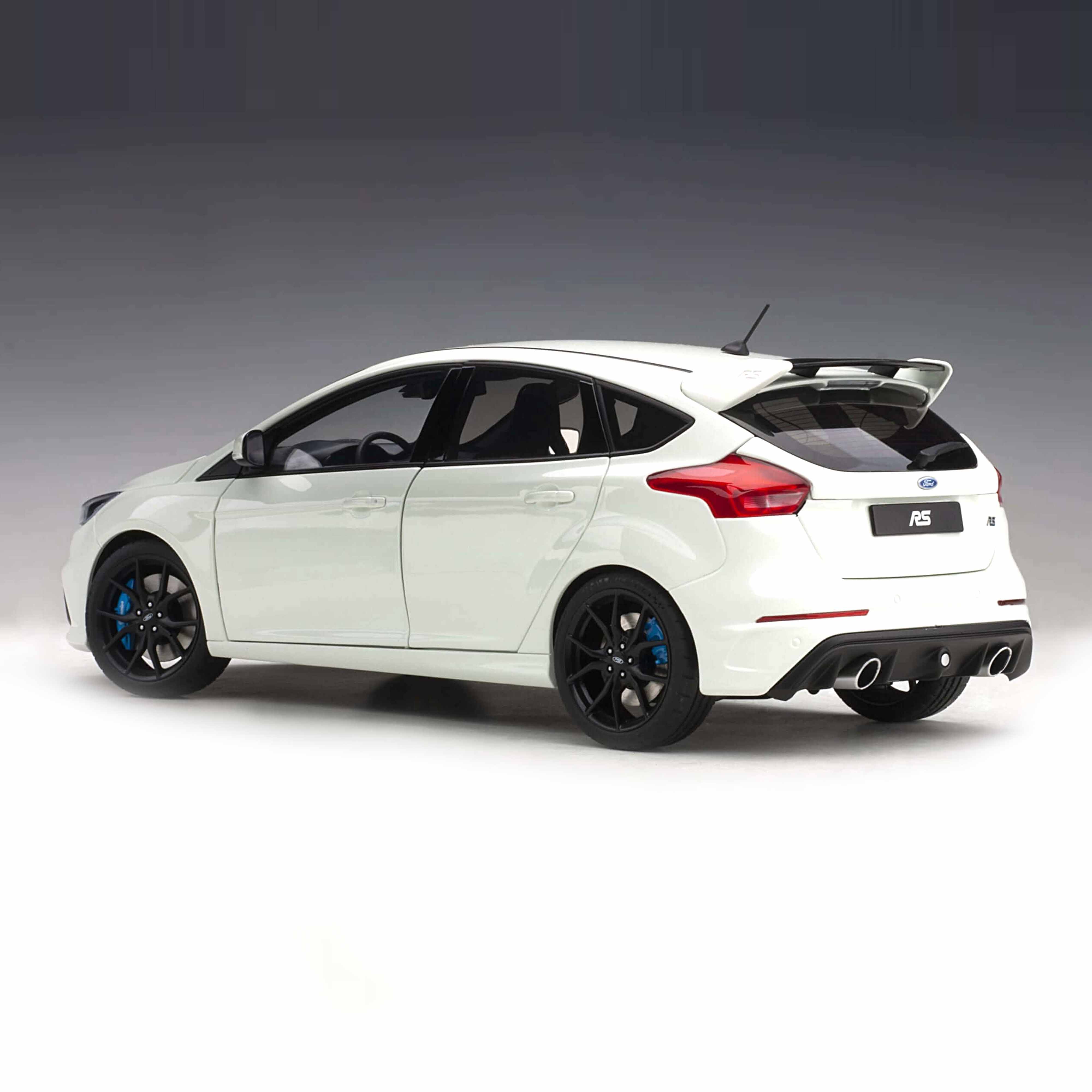 Ford Focus RS 2016 Blanc glacé 1/18