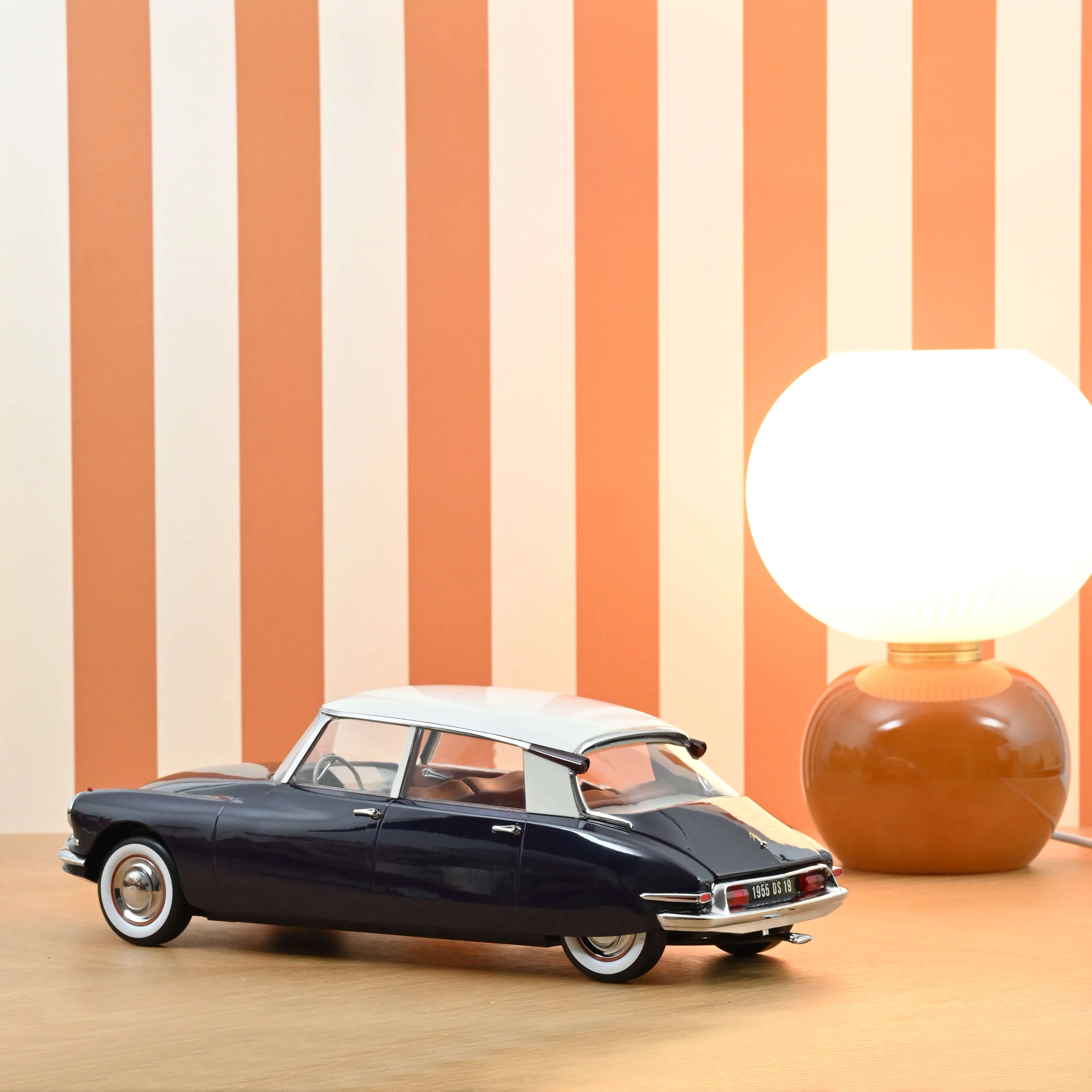 Citroën DS 19 1955 Aubergine et Champagne 1/12