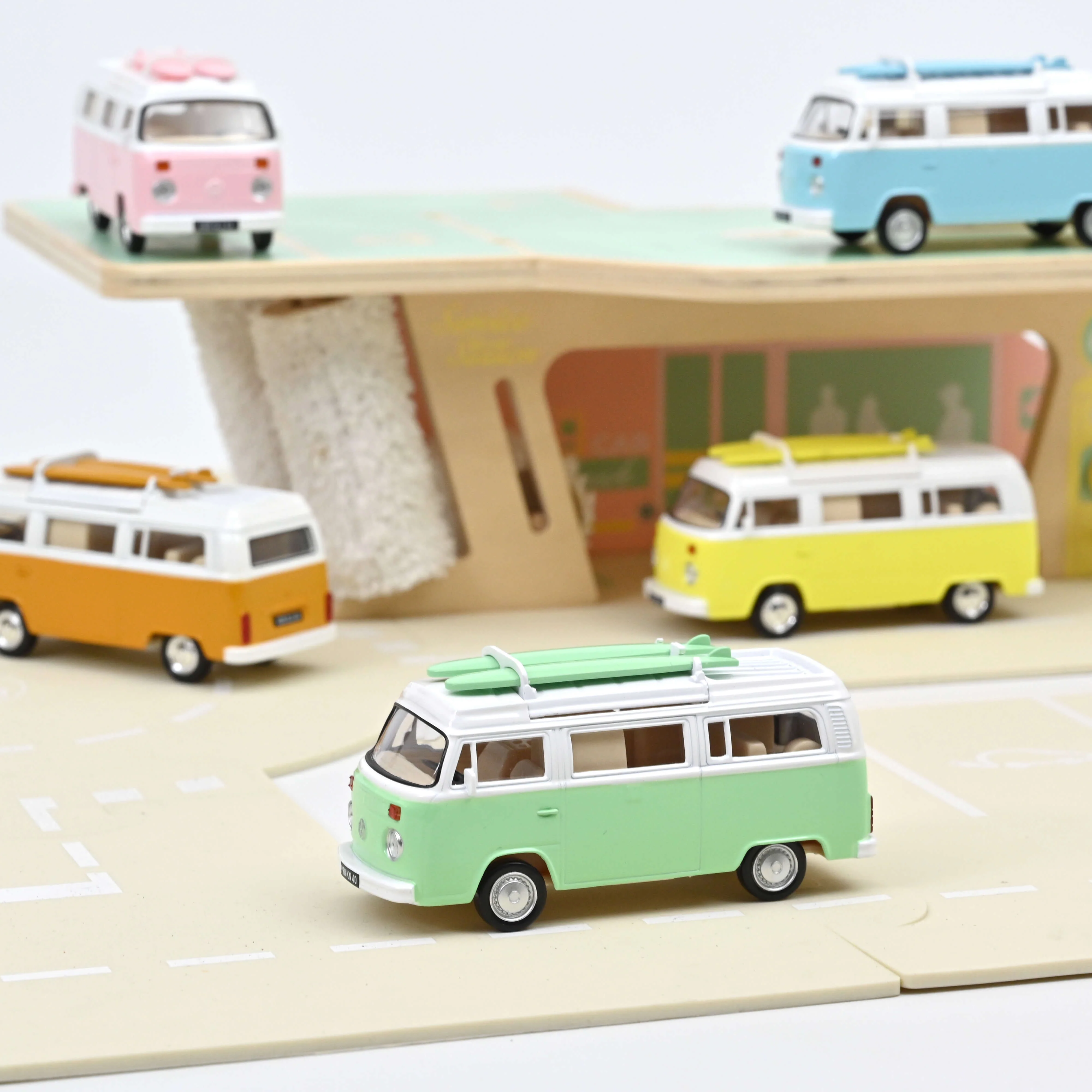 VW Combi T2b Camper Van 1973 Vert Jet-car 1/43