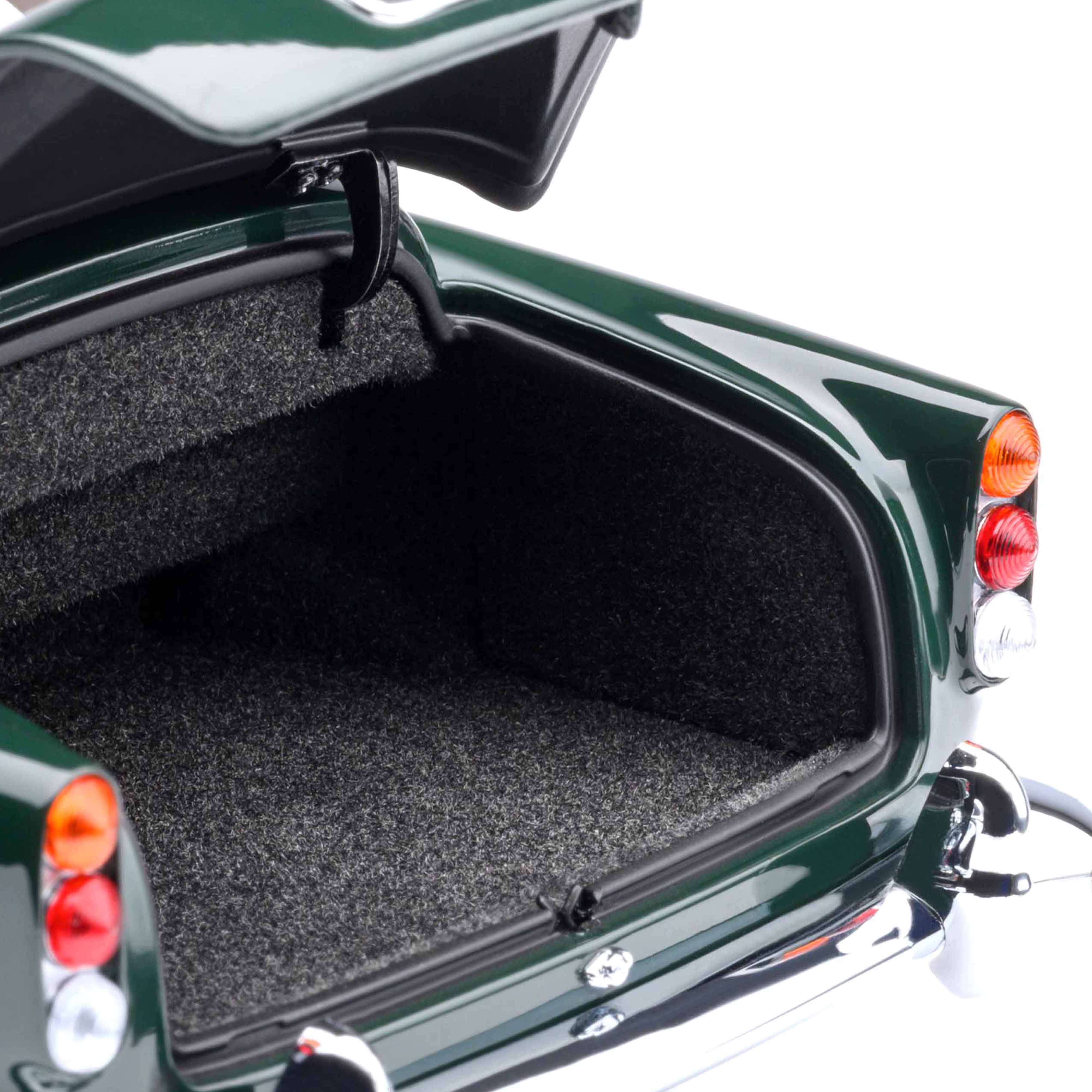 Aston Martin DB5 Vert de course britannique 1/18