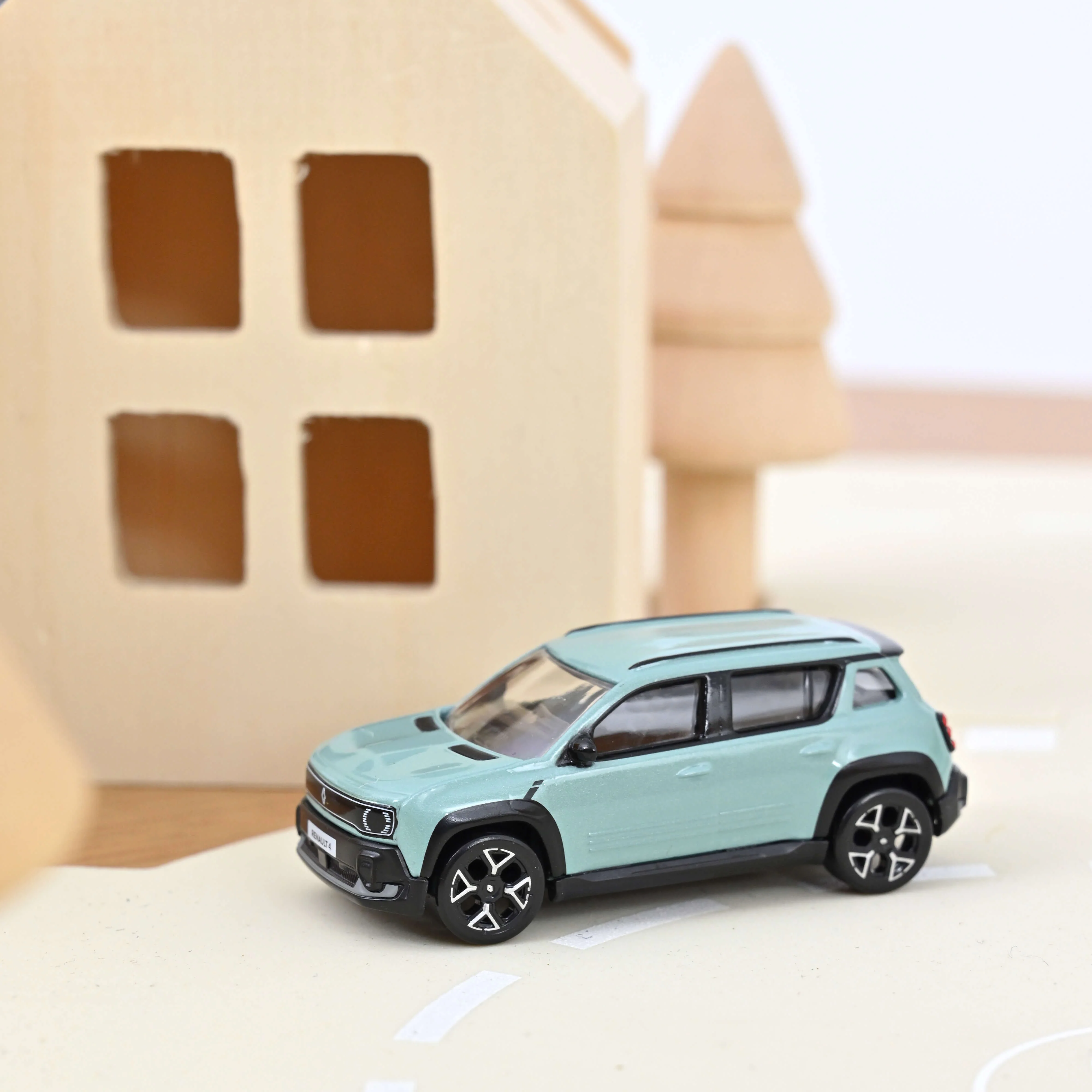 Renault 4 E-Tech Electrique 2025 Vert Hauts-de-France 1/64