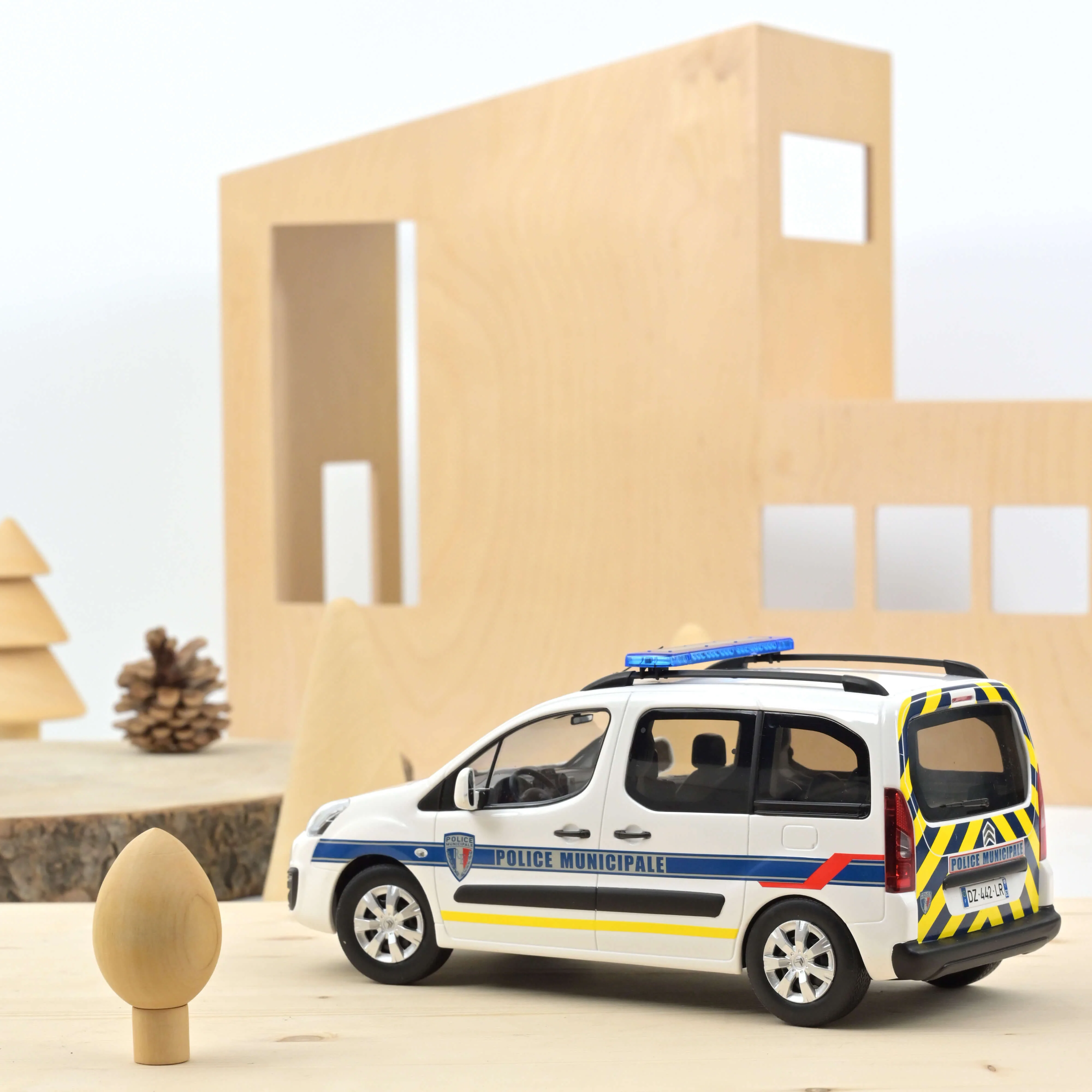 Citroën Berlingo 2016 Police Municipale 1/18 - 100pcs