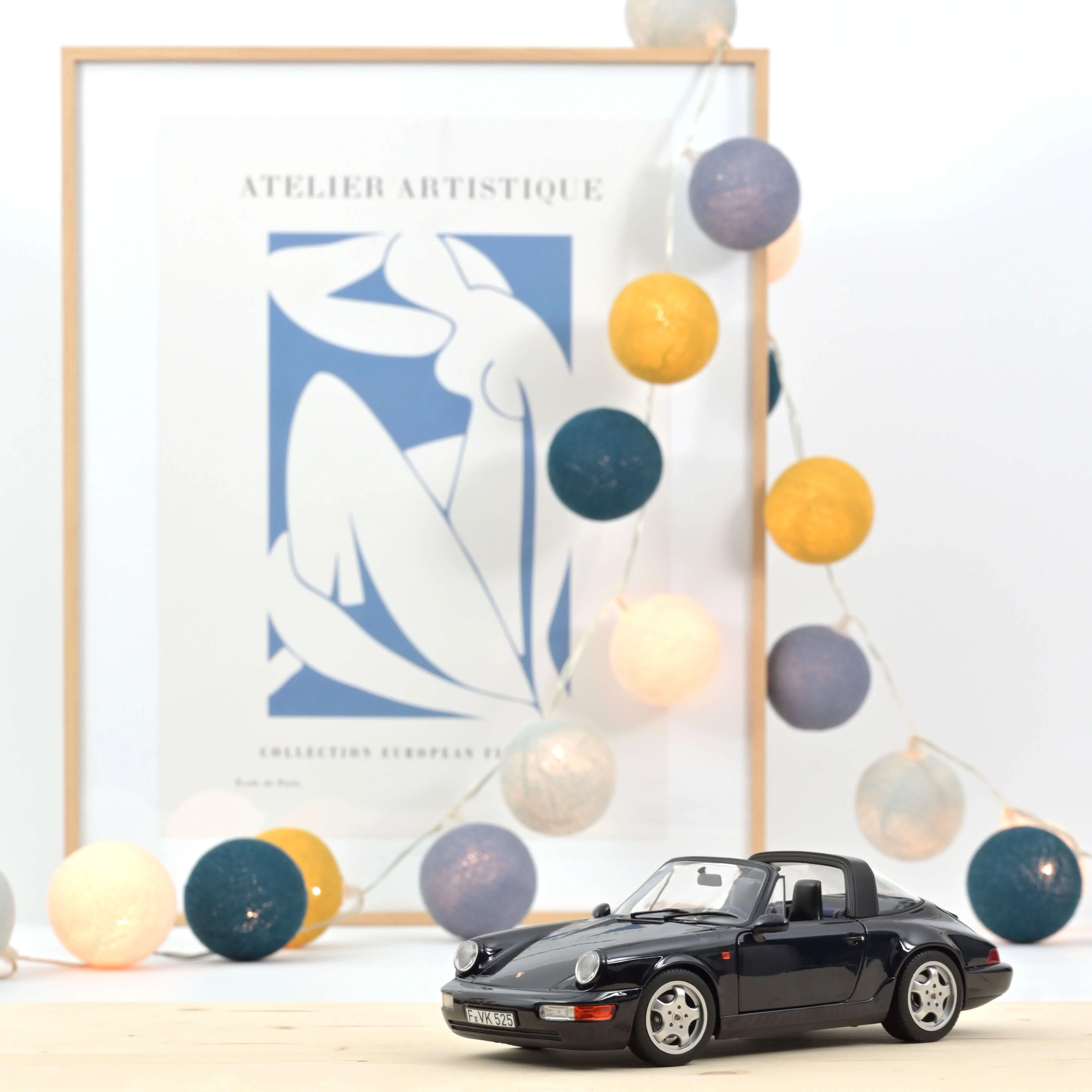 Porsche 911 Carrera 4 Targa 1991 Bleu métallisé 1/18