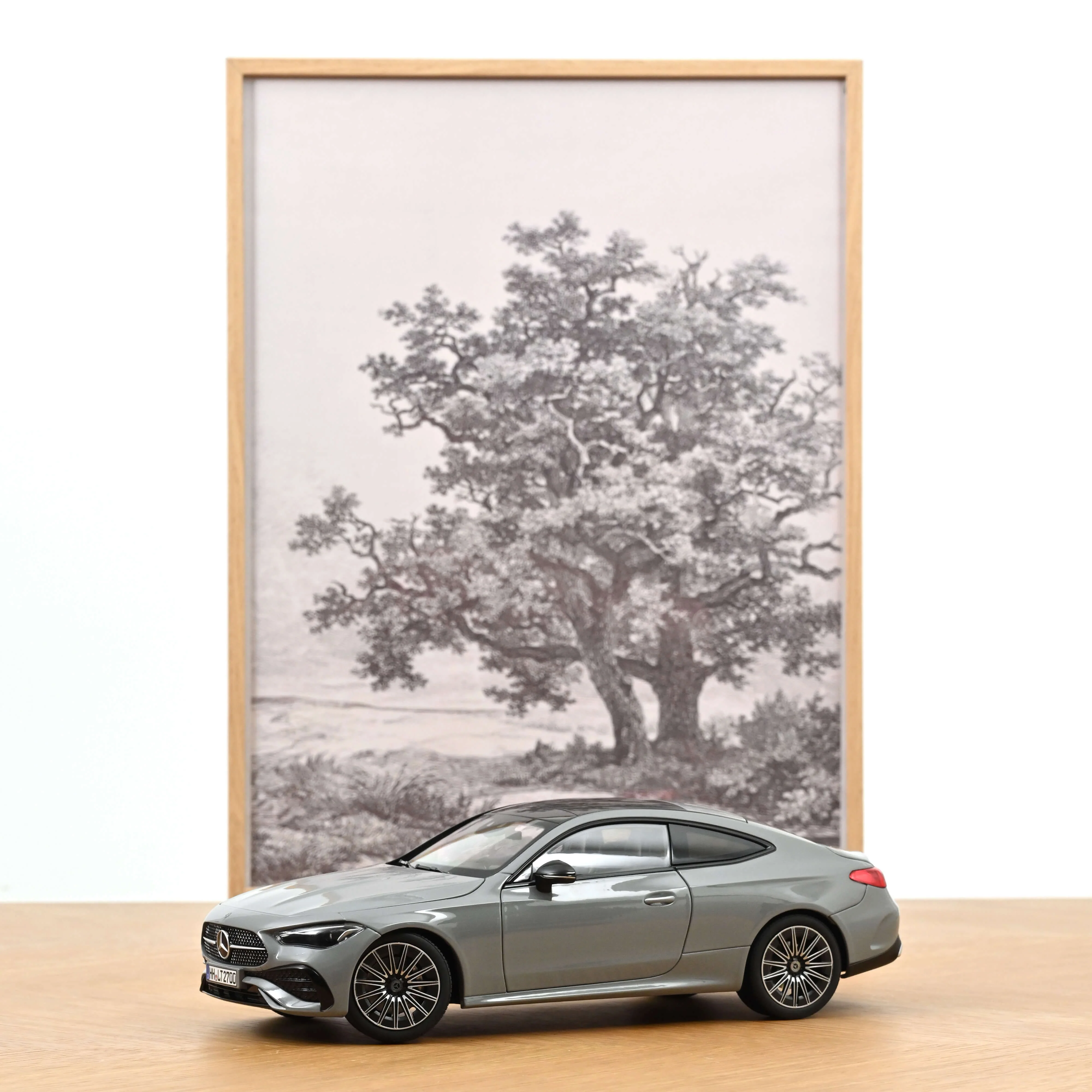 Mercedes-Benz CLE Coupé 2024 Gris Alpine 1/18 - 200pcs