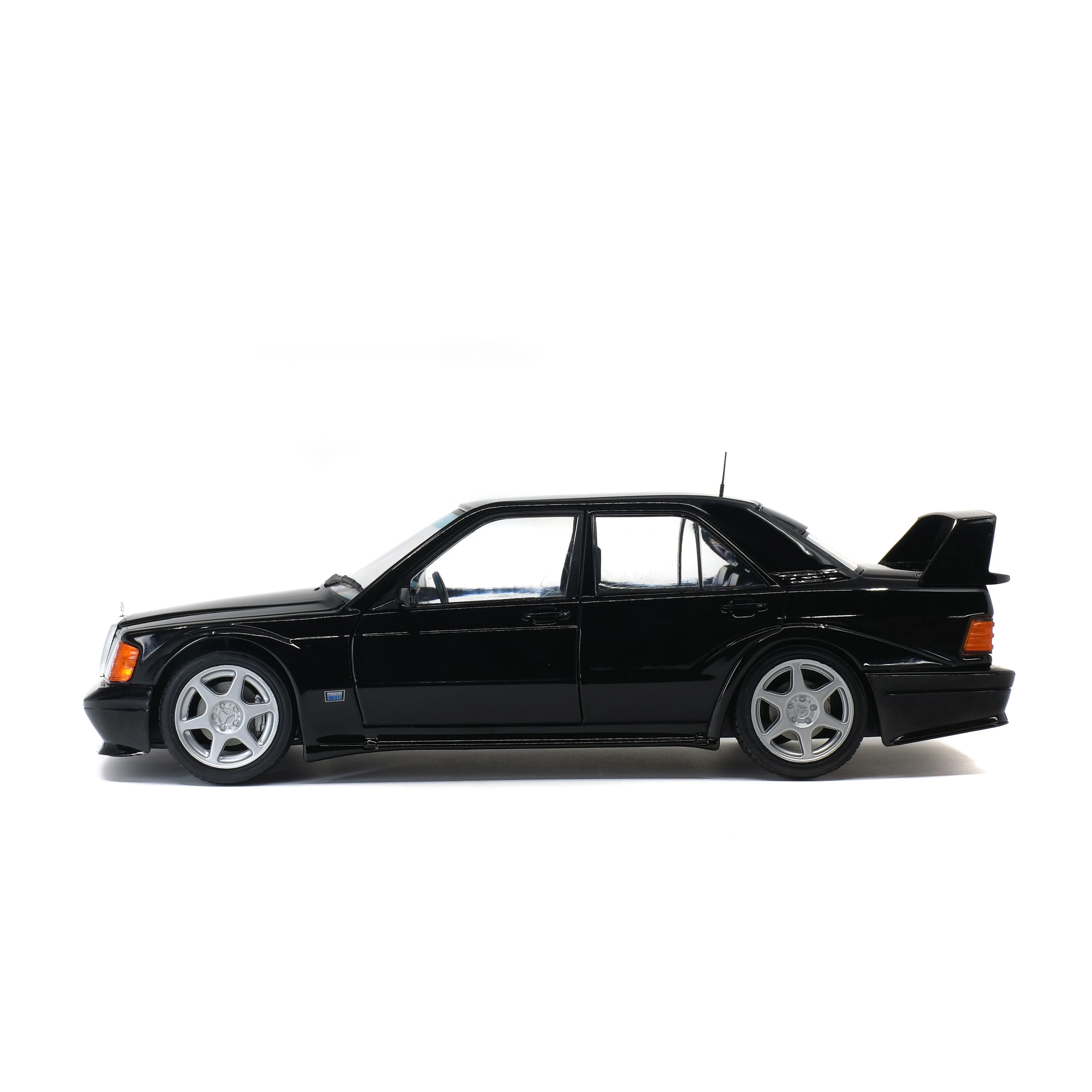 Mercedes-Benz 190 (W201) EVO II Noir 1990 1/18