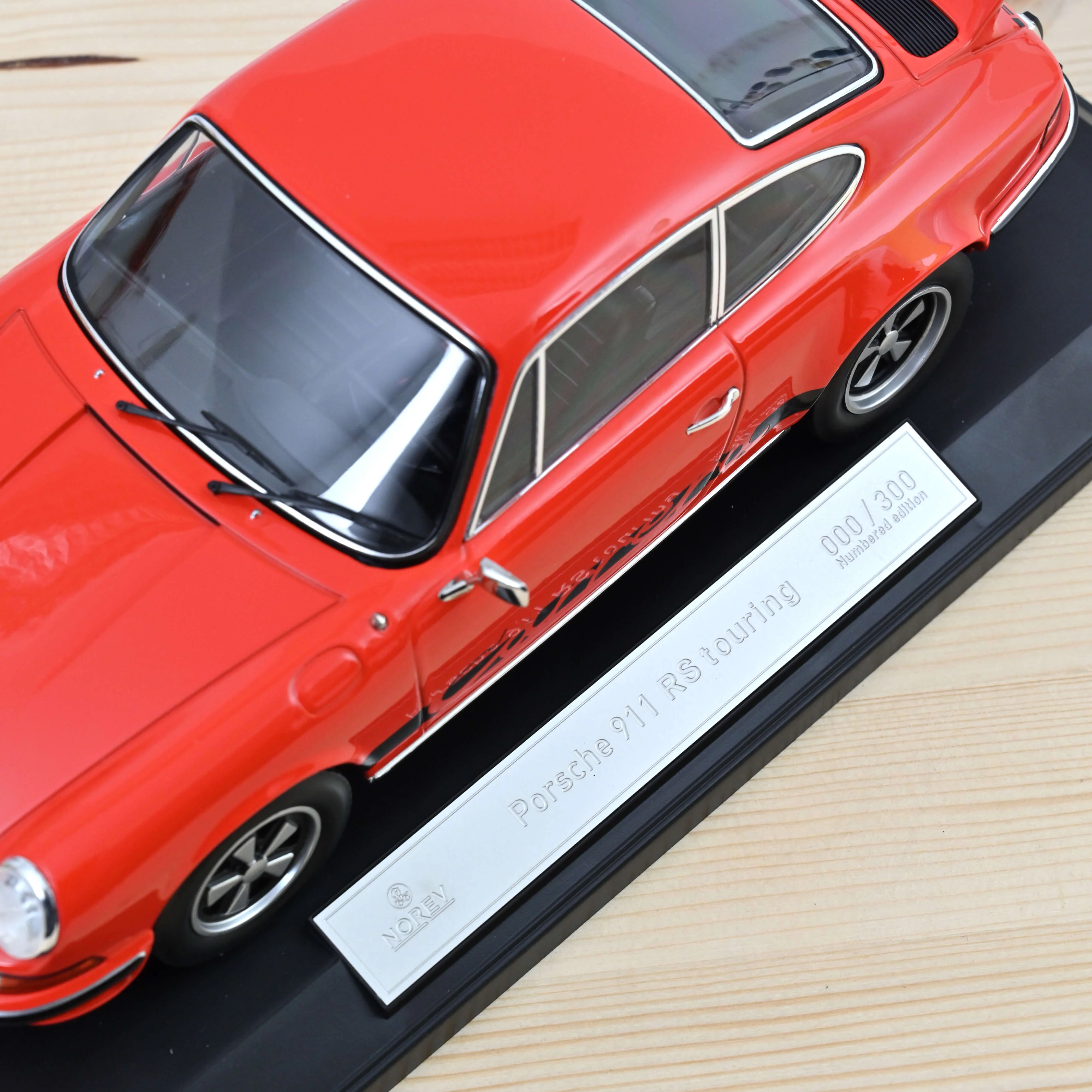 Porsche 911 RS 1973 Orange et noir 1/18 - 300pcs