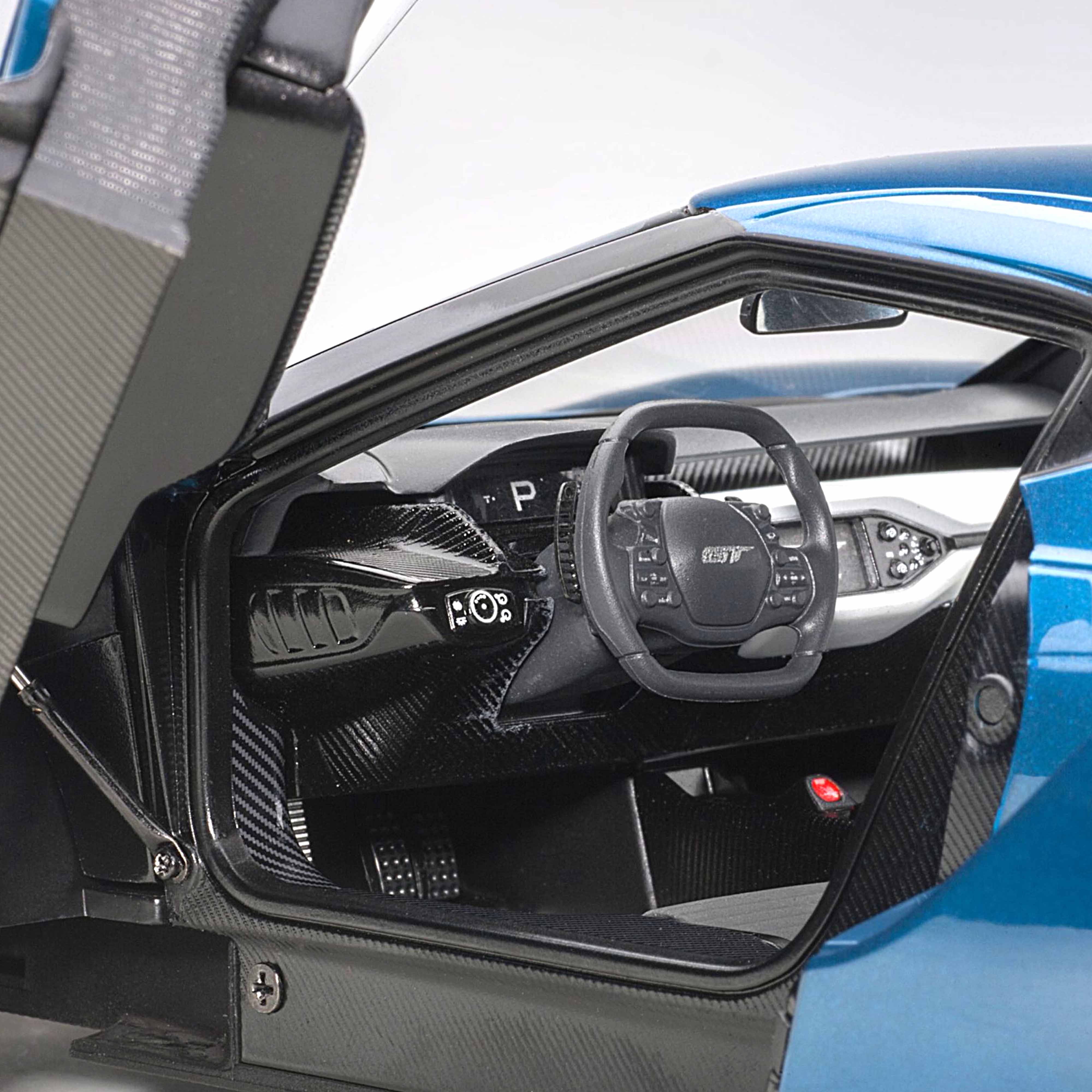 Ford GT 2017 Bleu liquide 1/18