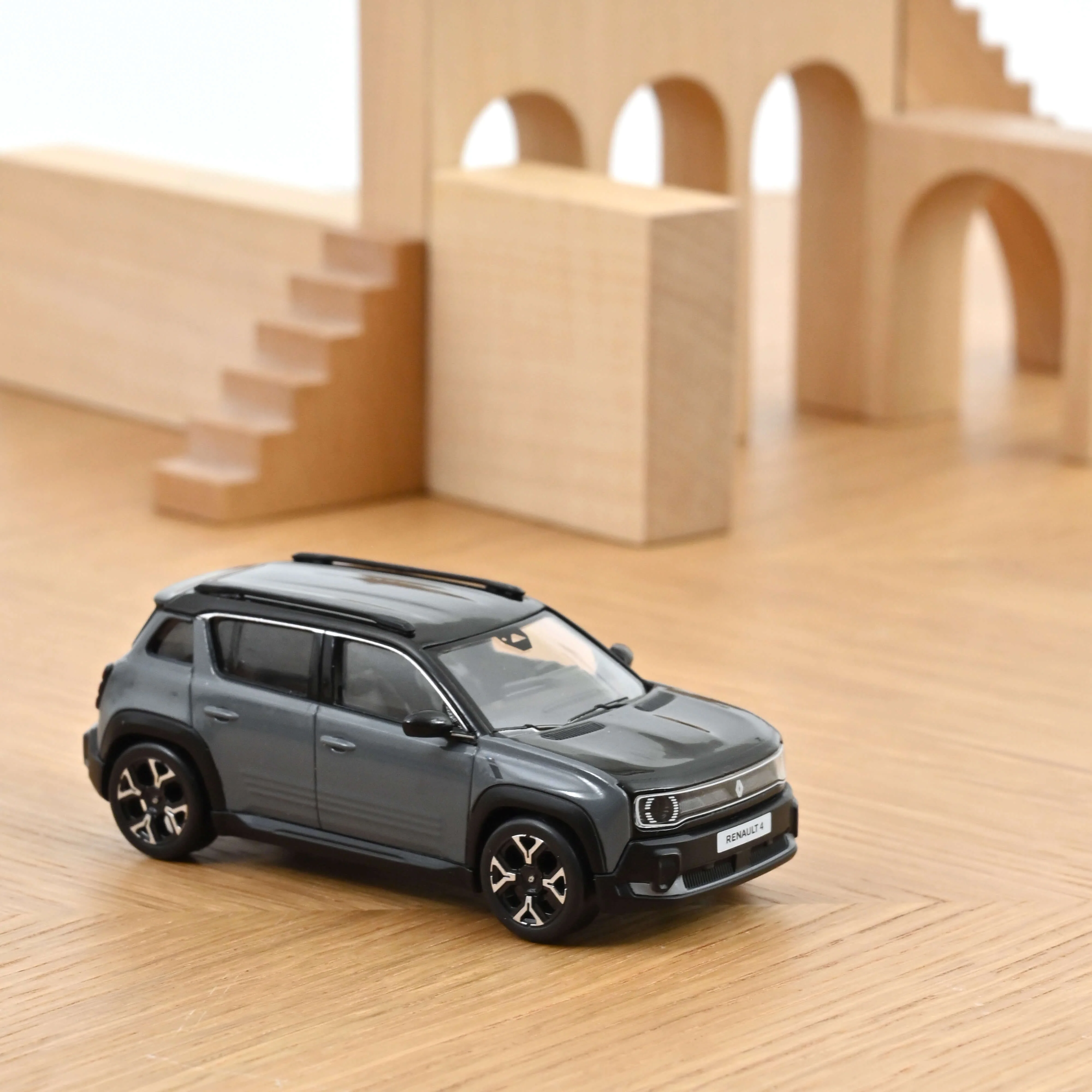 Renault 4 E-Tech Electrique 2025 Gris Urban 1/43