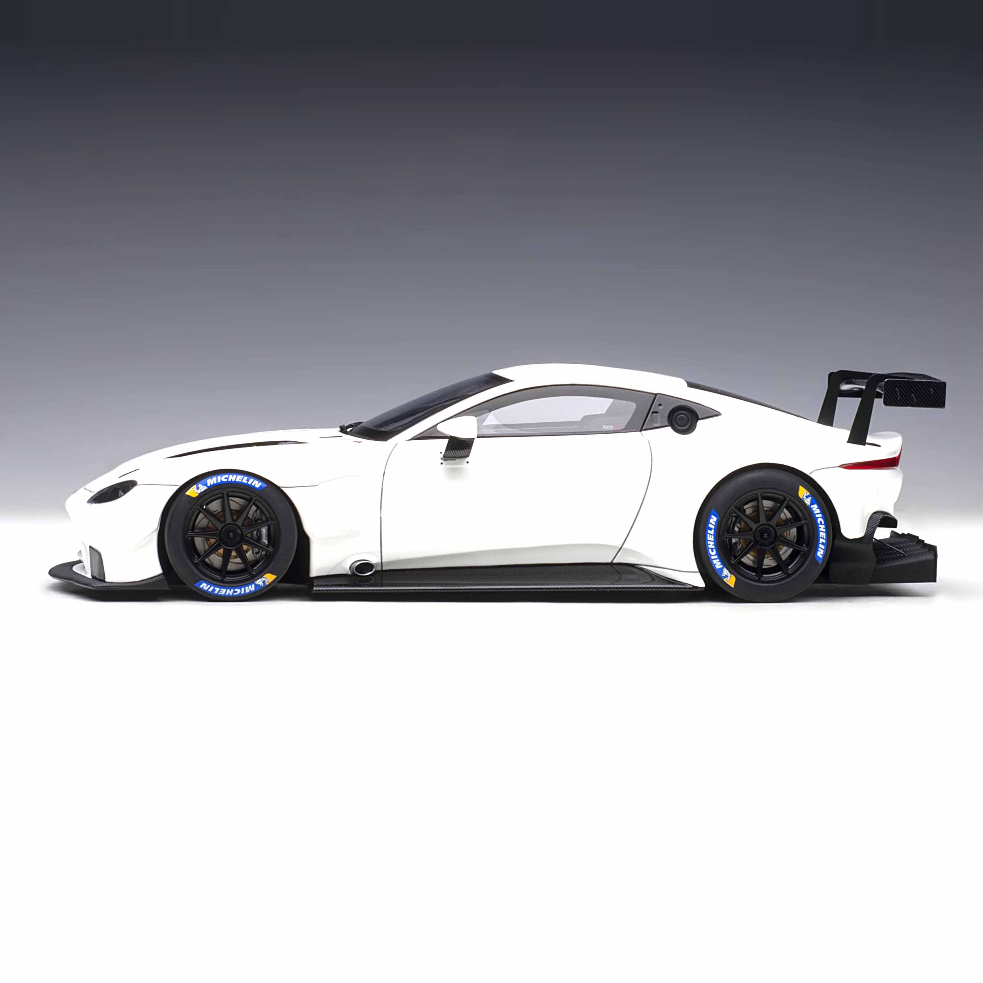 Aston Martin Vantage GTE Plain Body Version Blanc 1/18