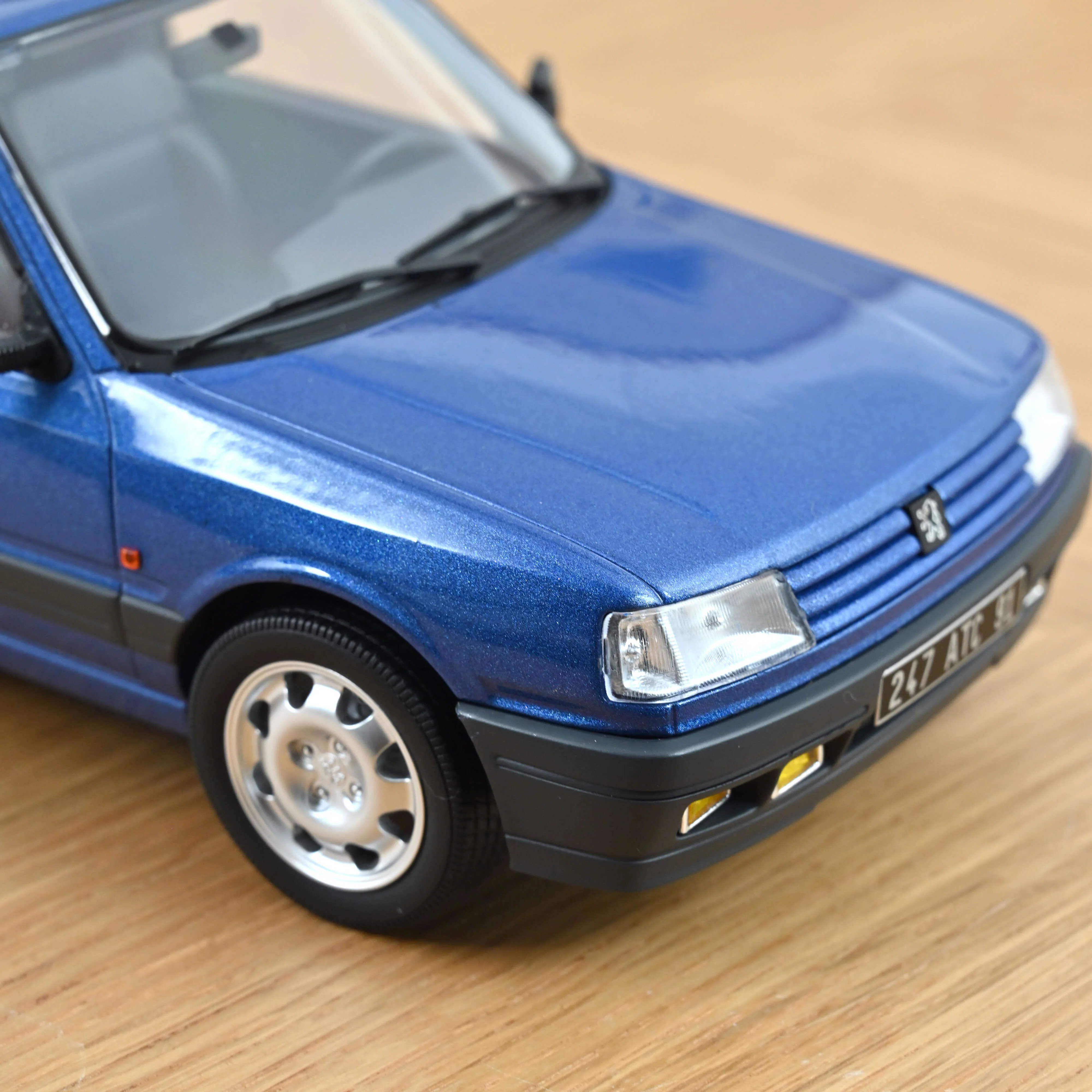 Peugeot 309 GTi 16 1991 Bleu Miami 1/18