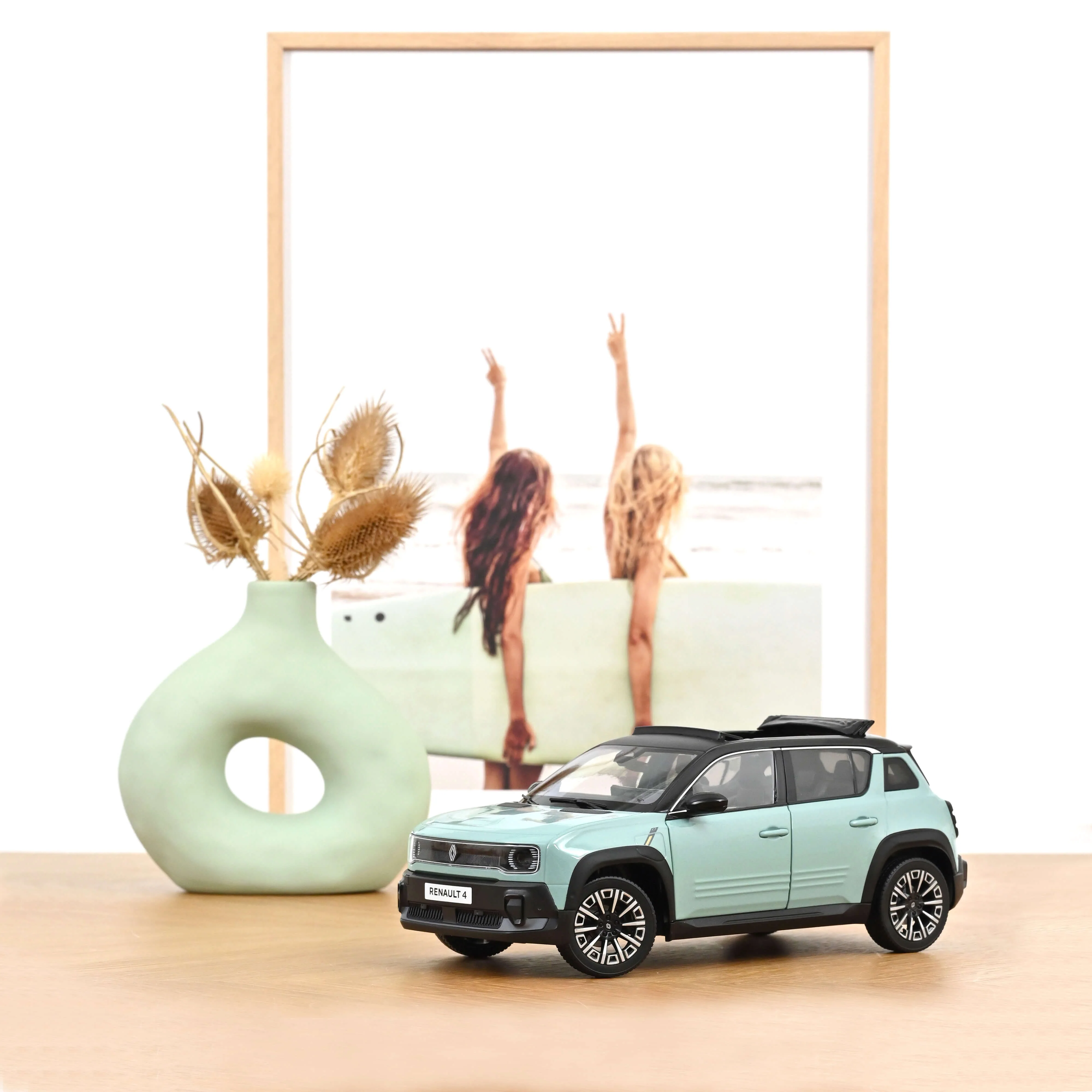 Renault 4 E-Tech Electrique 2025 Vert Hauts-de-France 1/18