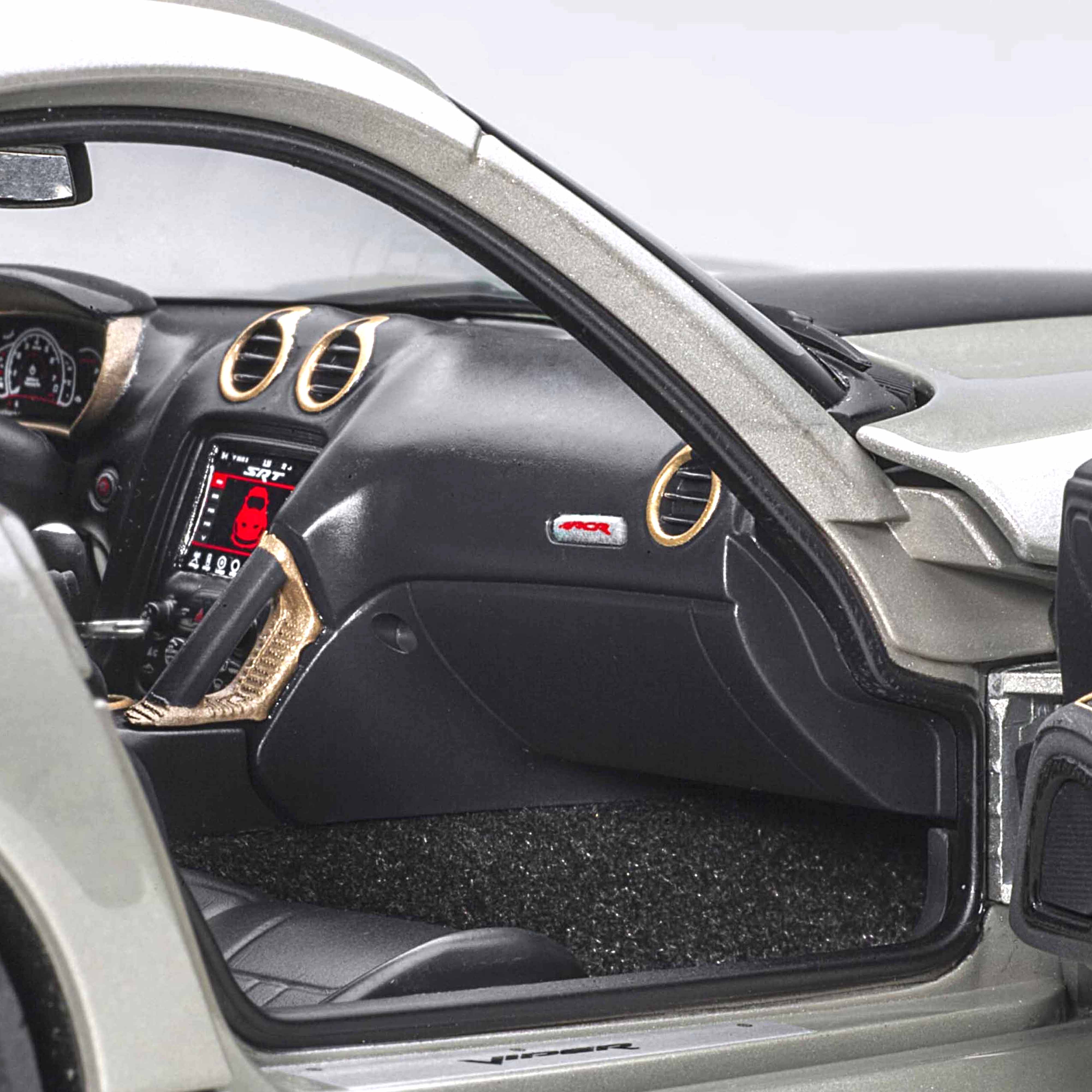 Dodge Viper ACR 2017 Argent Billet Métallisé 1/18