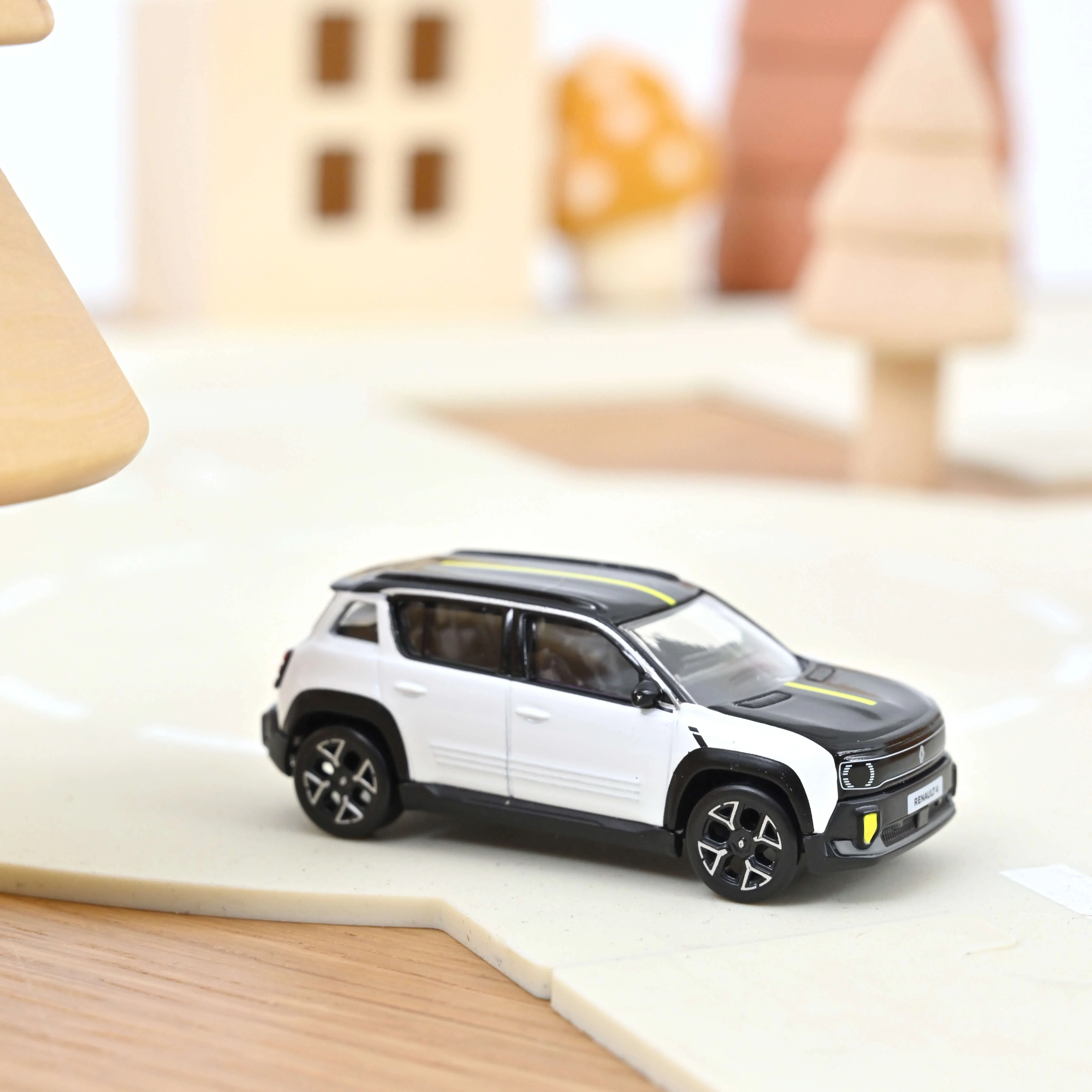 Renault 4 E-Tech Electrique 2025 Blanc Glacier et Noir 1/64