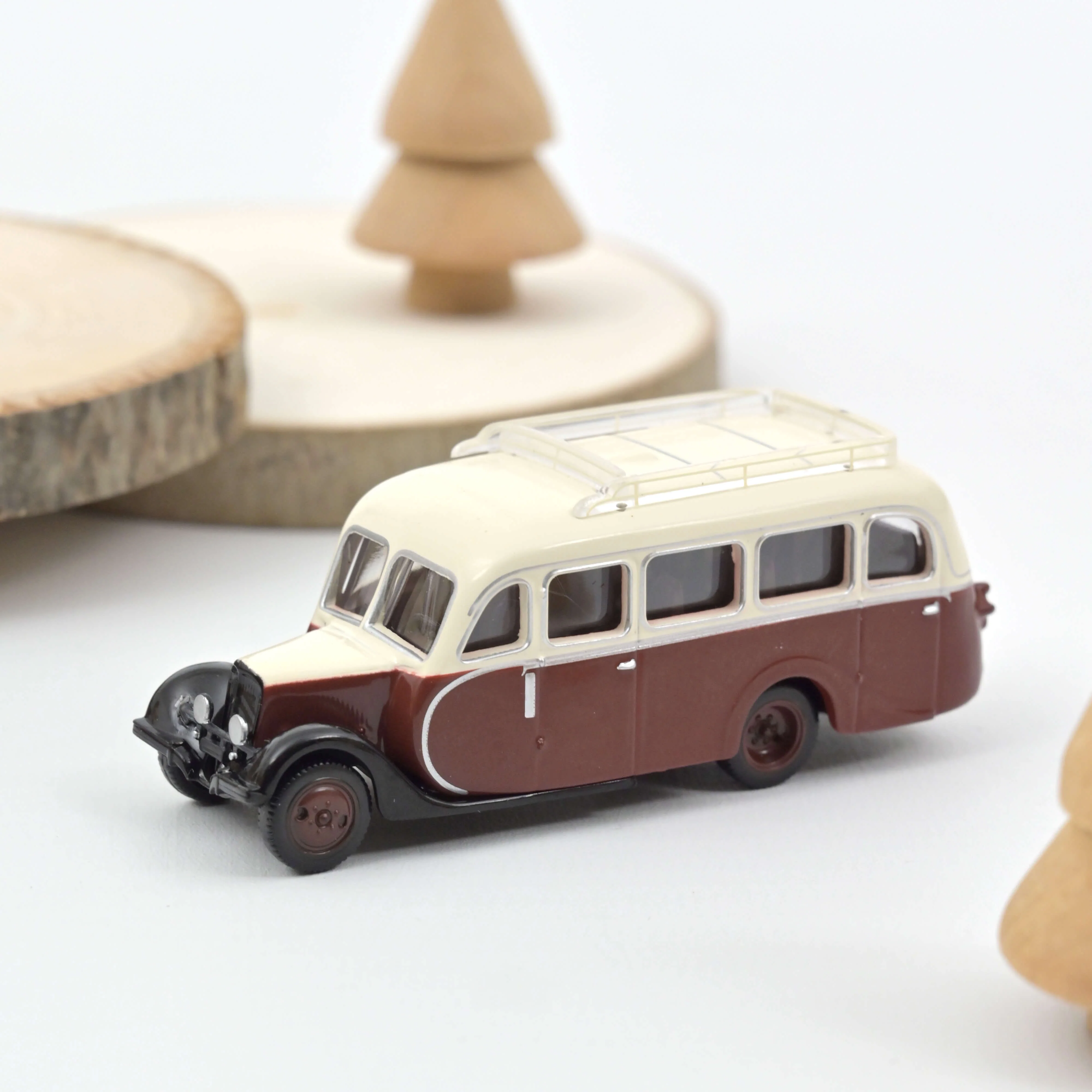 Citroën U23 Autocar 1947 Marron et Crème 1/87