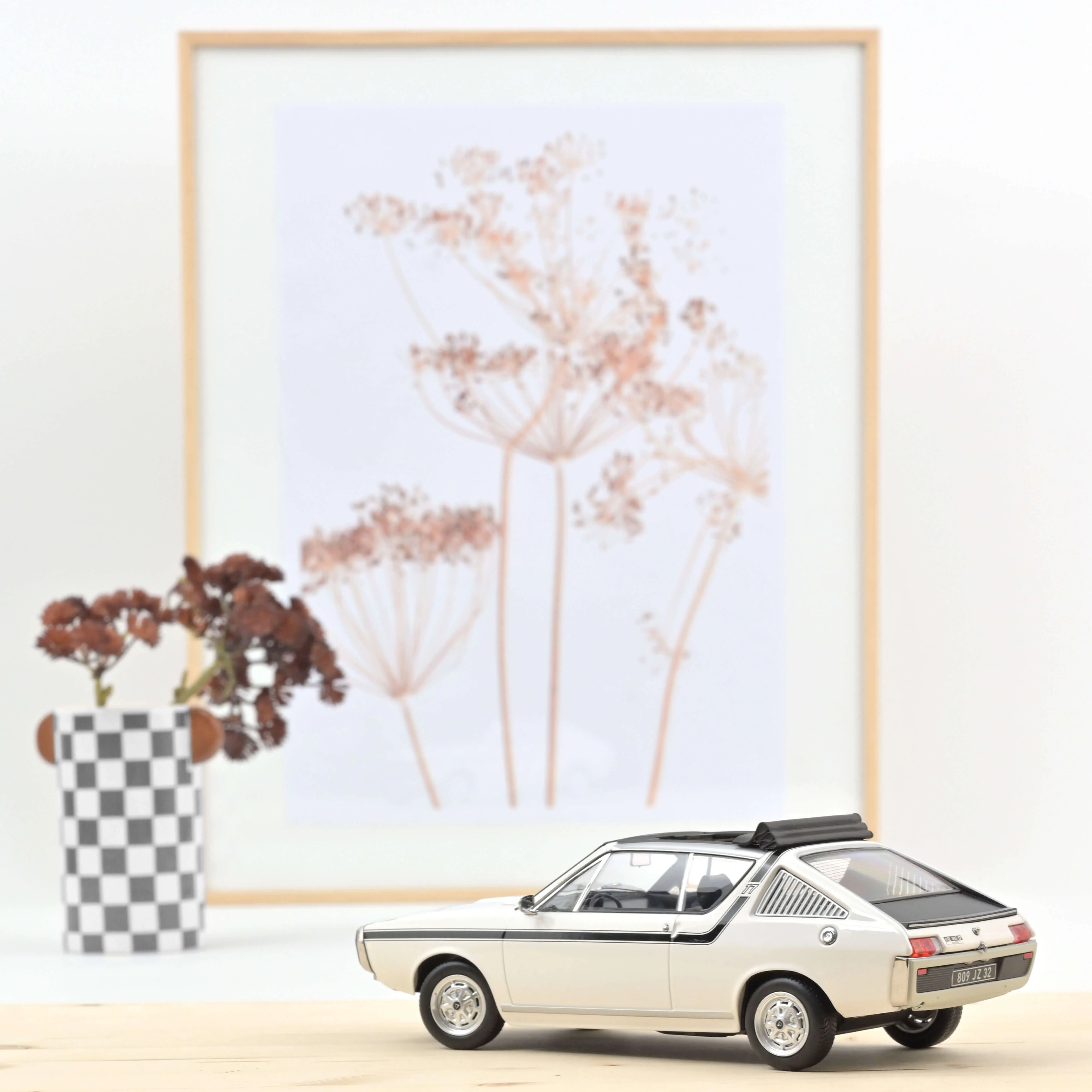 Renault 17 Gordini Découvrable 1975 Blanc 1/18 - 300pcs