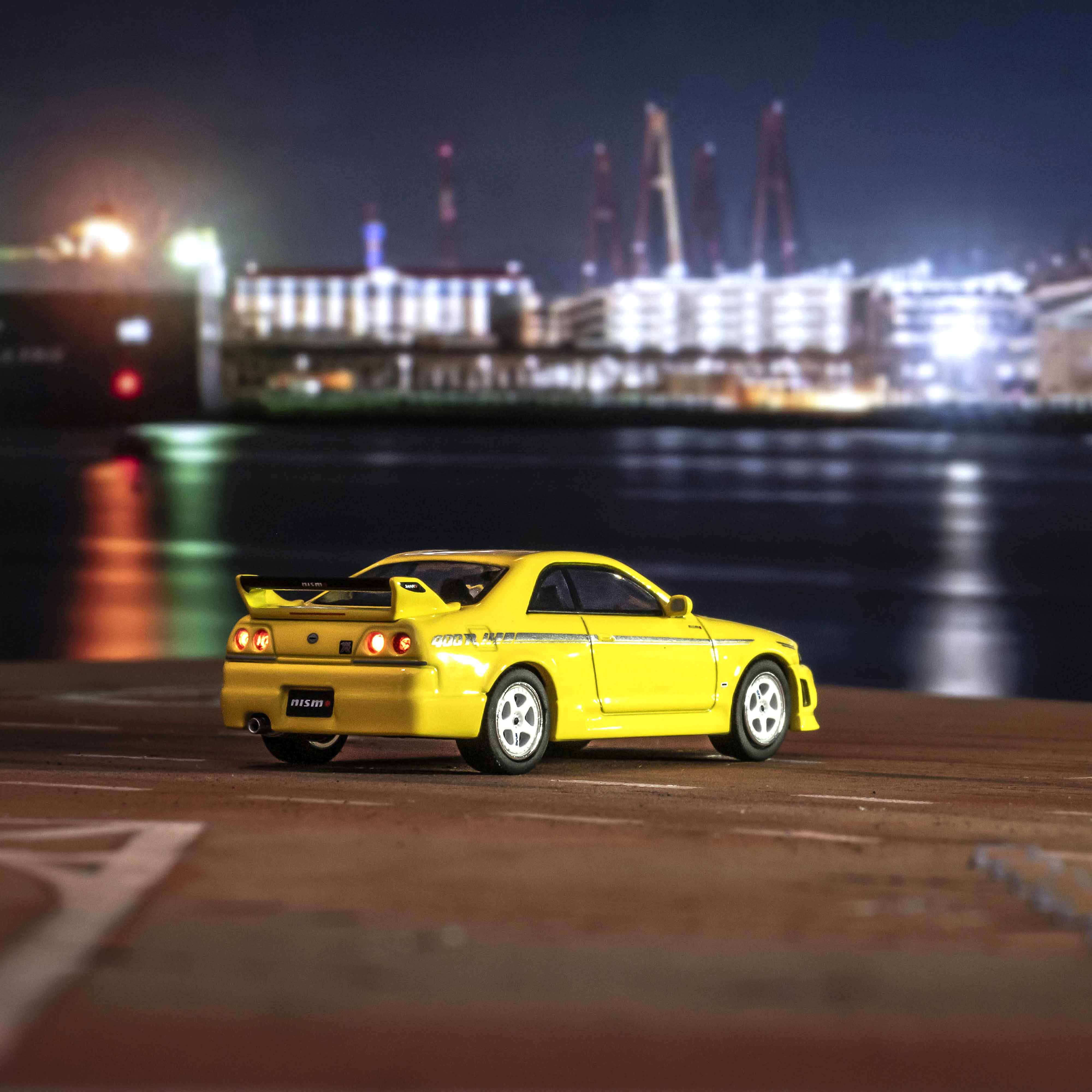 Nissan Skyline GT-R NISMO 400R R33 Jaune 1/64