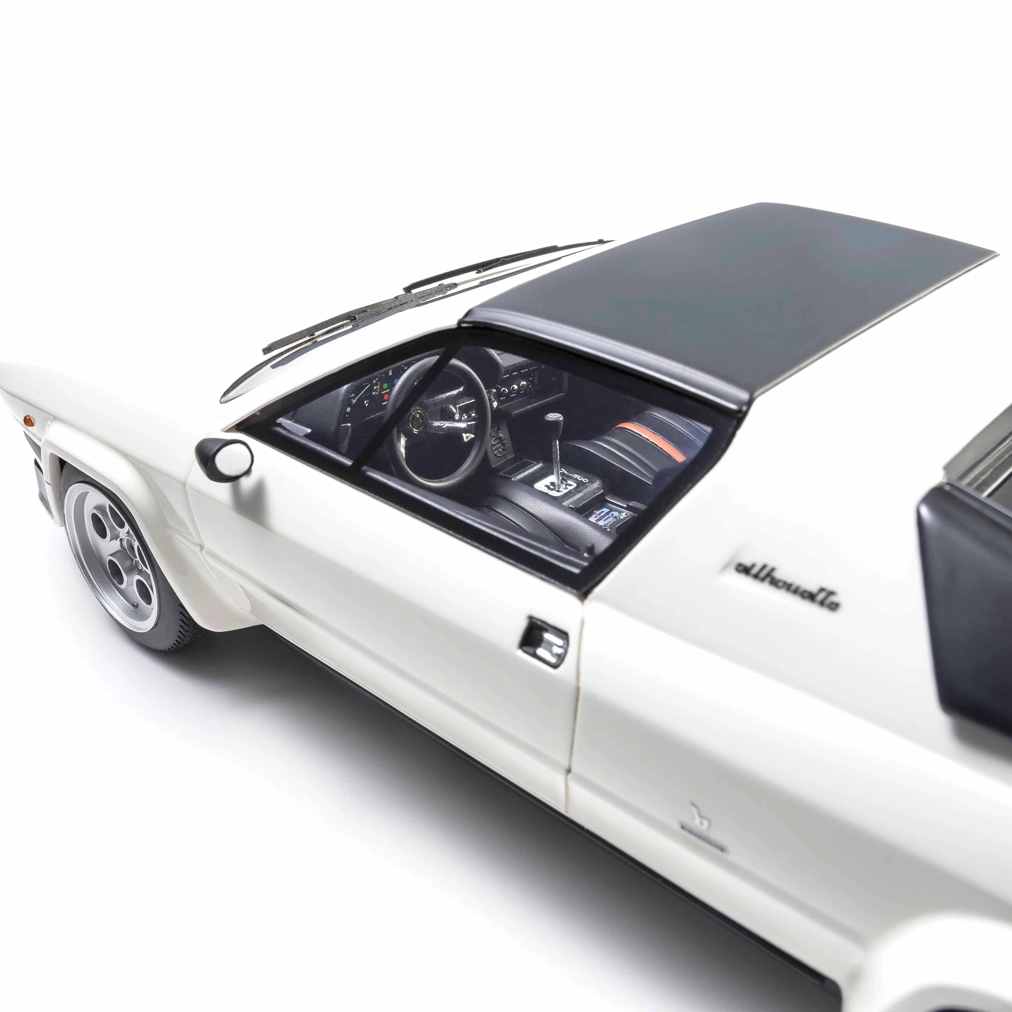 Lamborghini Silhouette Blanc 1/18
