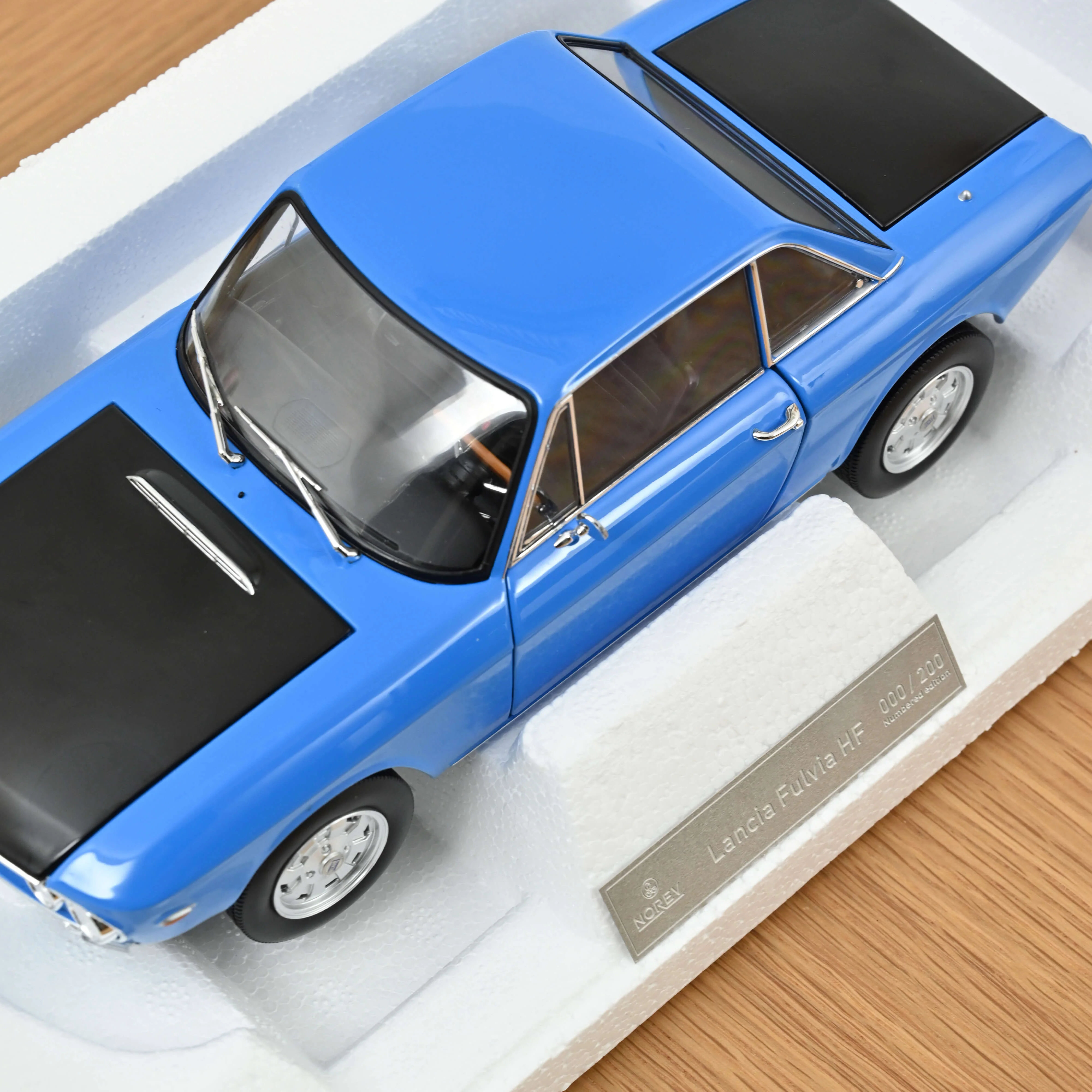 Lancia Fulvia 1600 HF 1971 Bleu  Moyen 1/18 - 200pcs