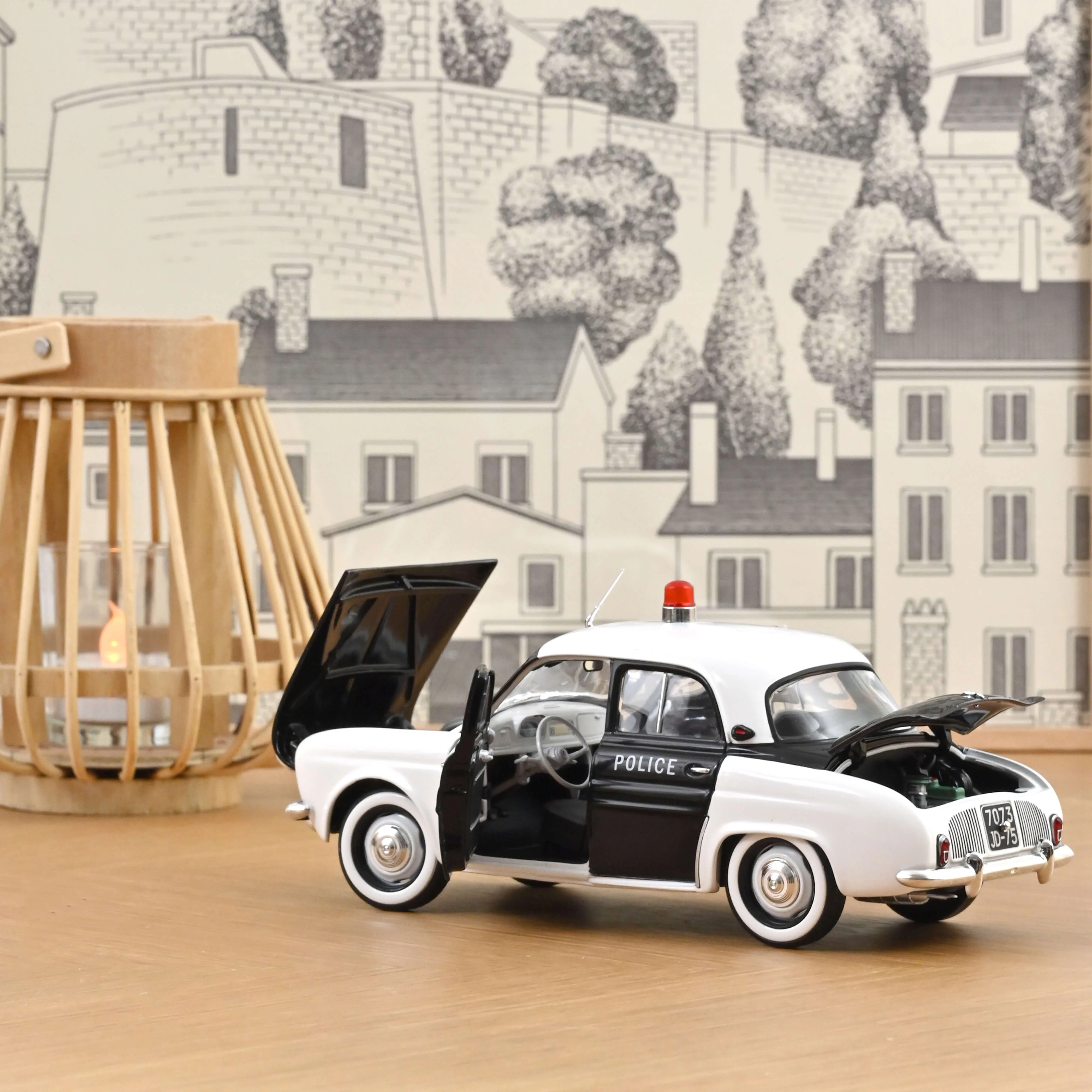 Renault Dauphine 1958 Police Pie 1/18 - 200pcs