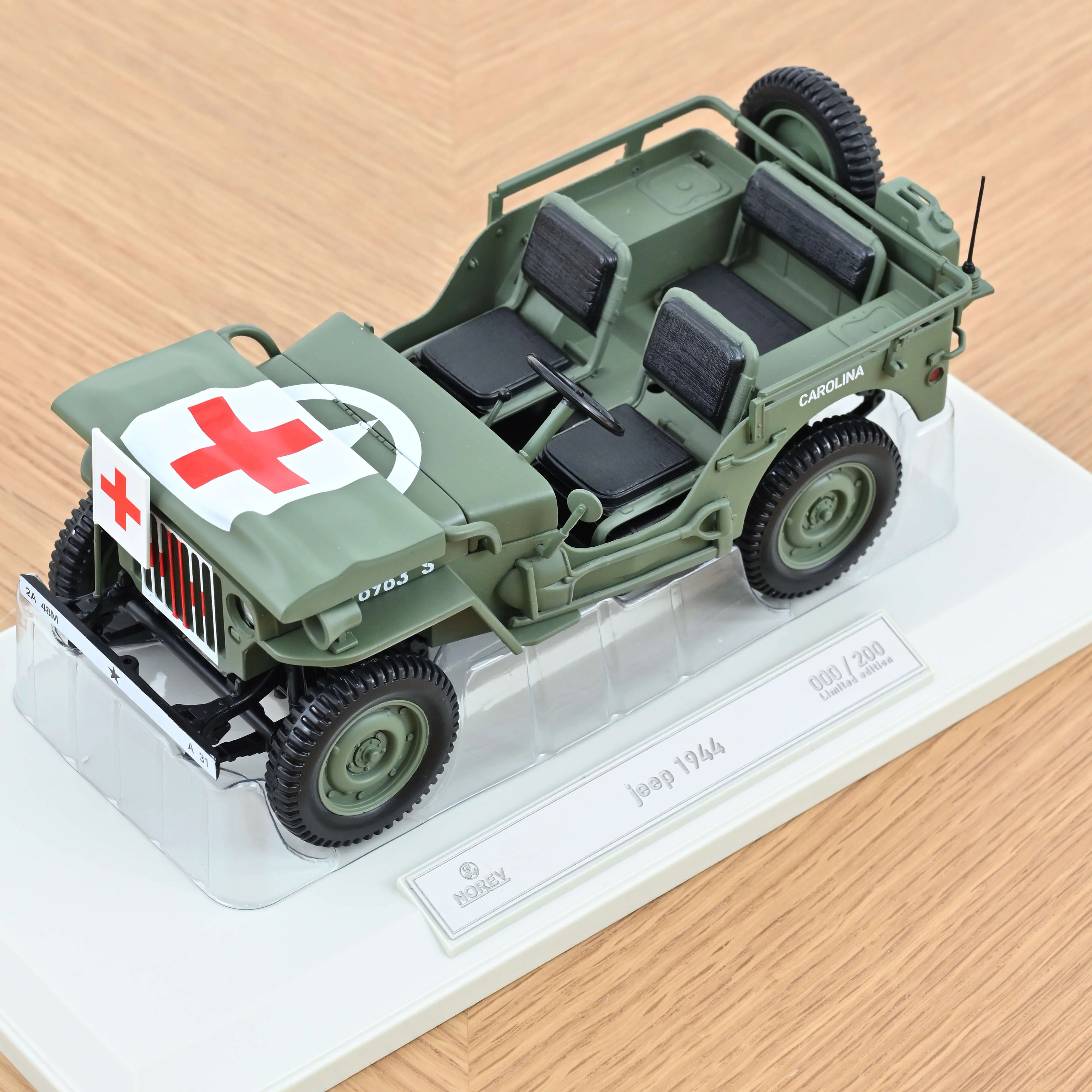 Jeep Militaire 1944 Ambulance 1/18 - 200 pcs