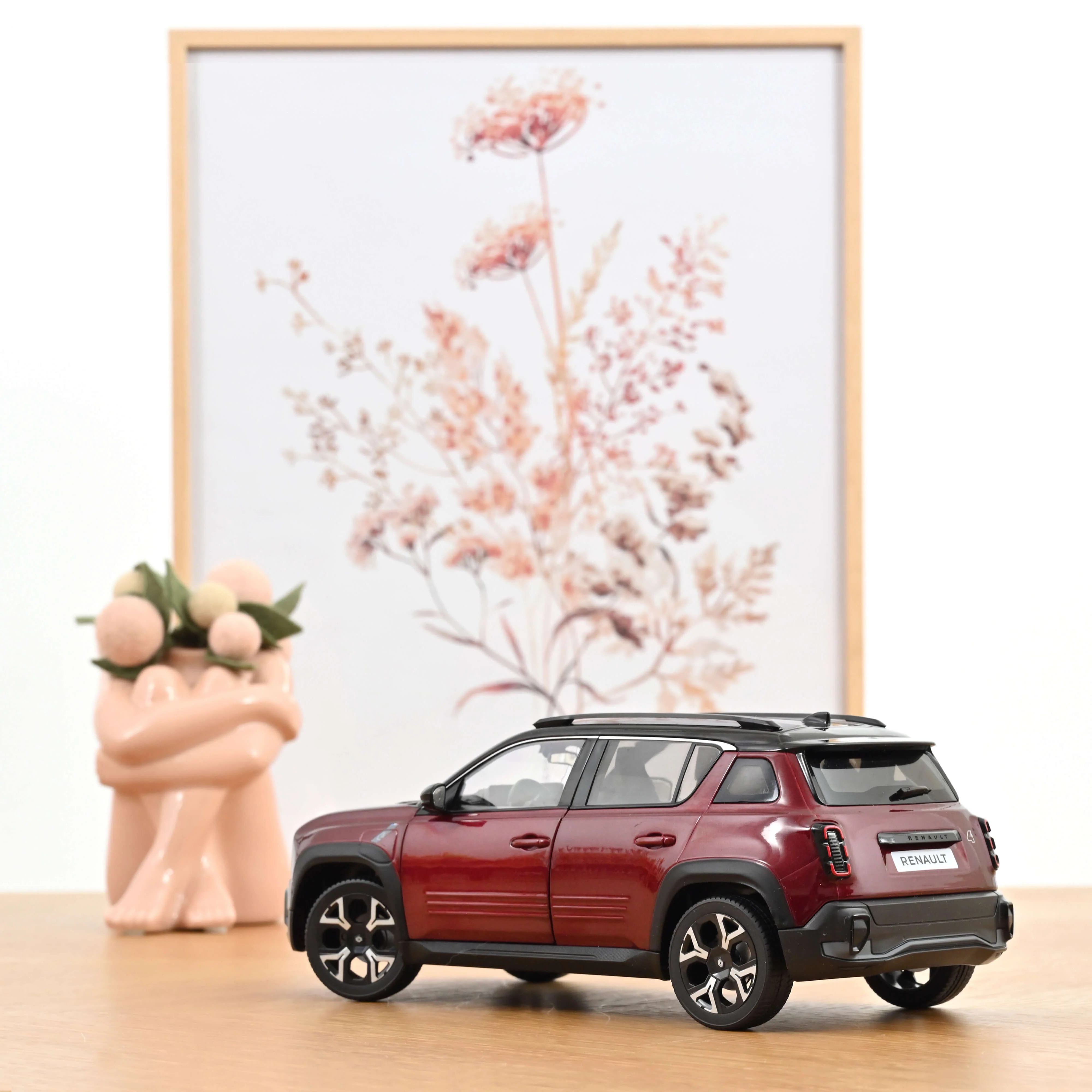 Renault 4 E-Tech Electrique 2025 Rouge Carmin 1/18 - 300pcs