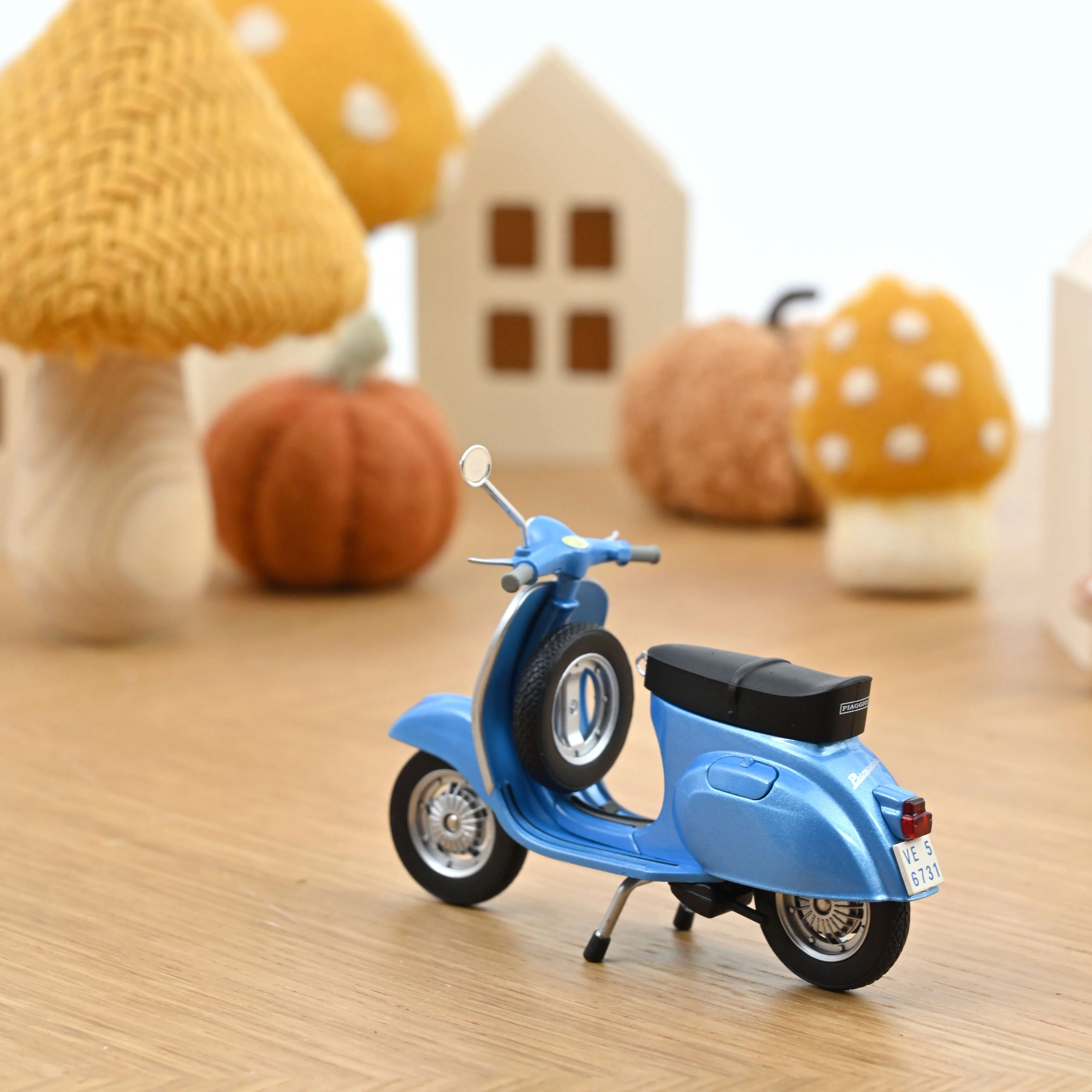 Vespa 125 Primavera 1968 Bleu Métallisé 1/18