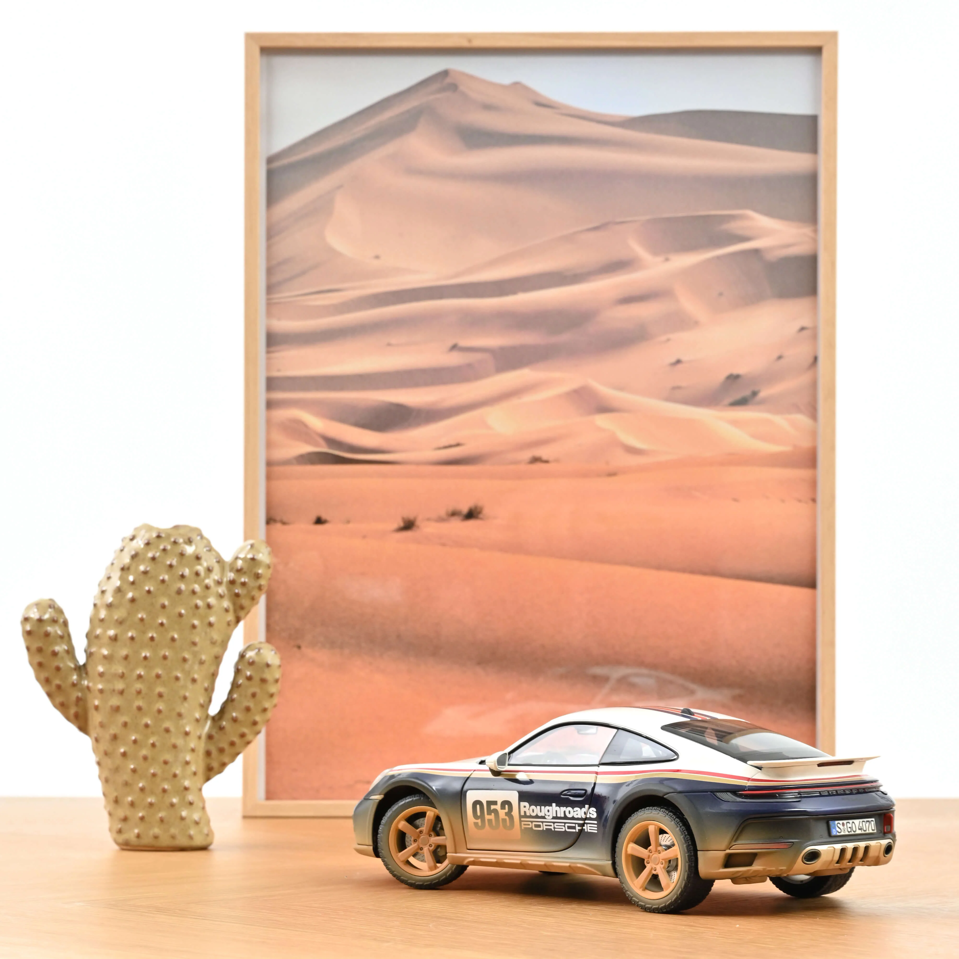 Porsche 911 Dakar Roughroads effet sable 1/18 - 500pcs