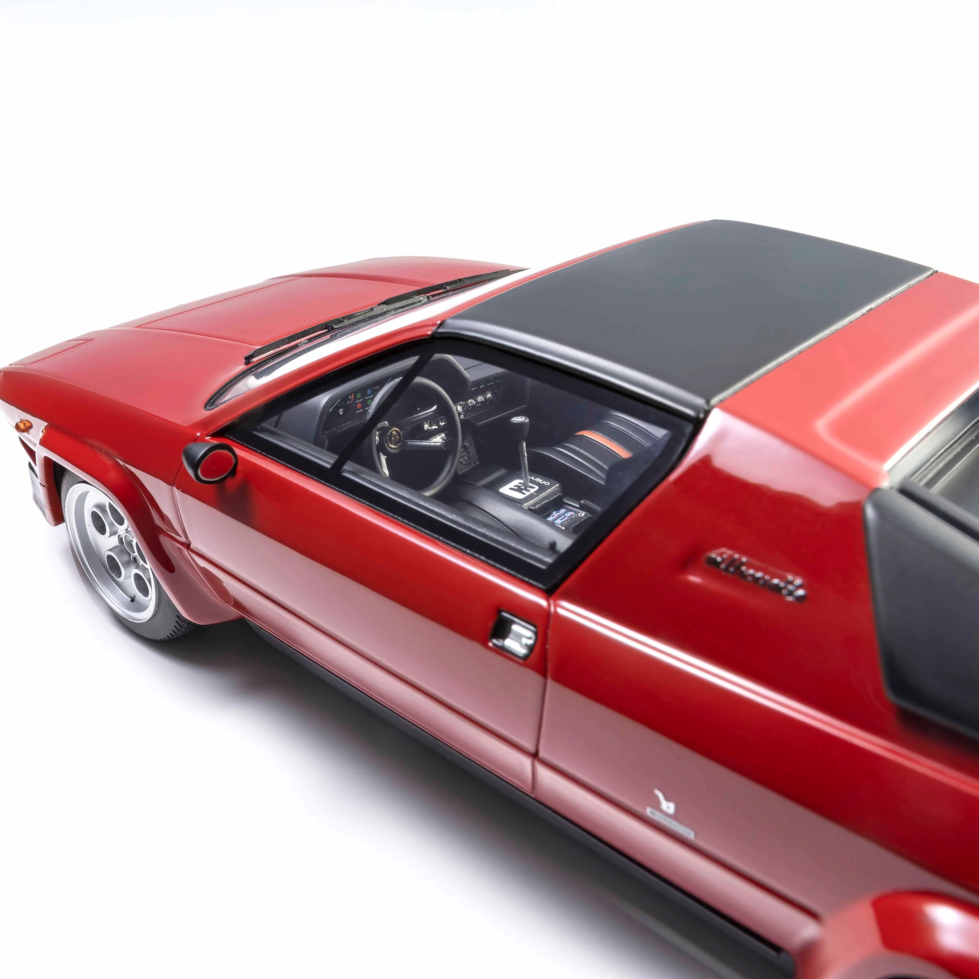 Lamborghini Silhouette Rouge 1/18